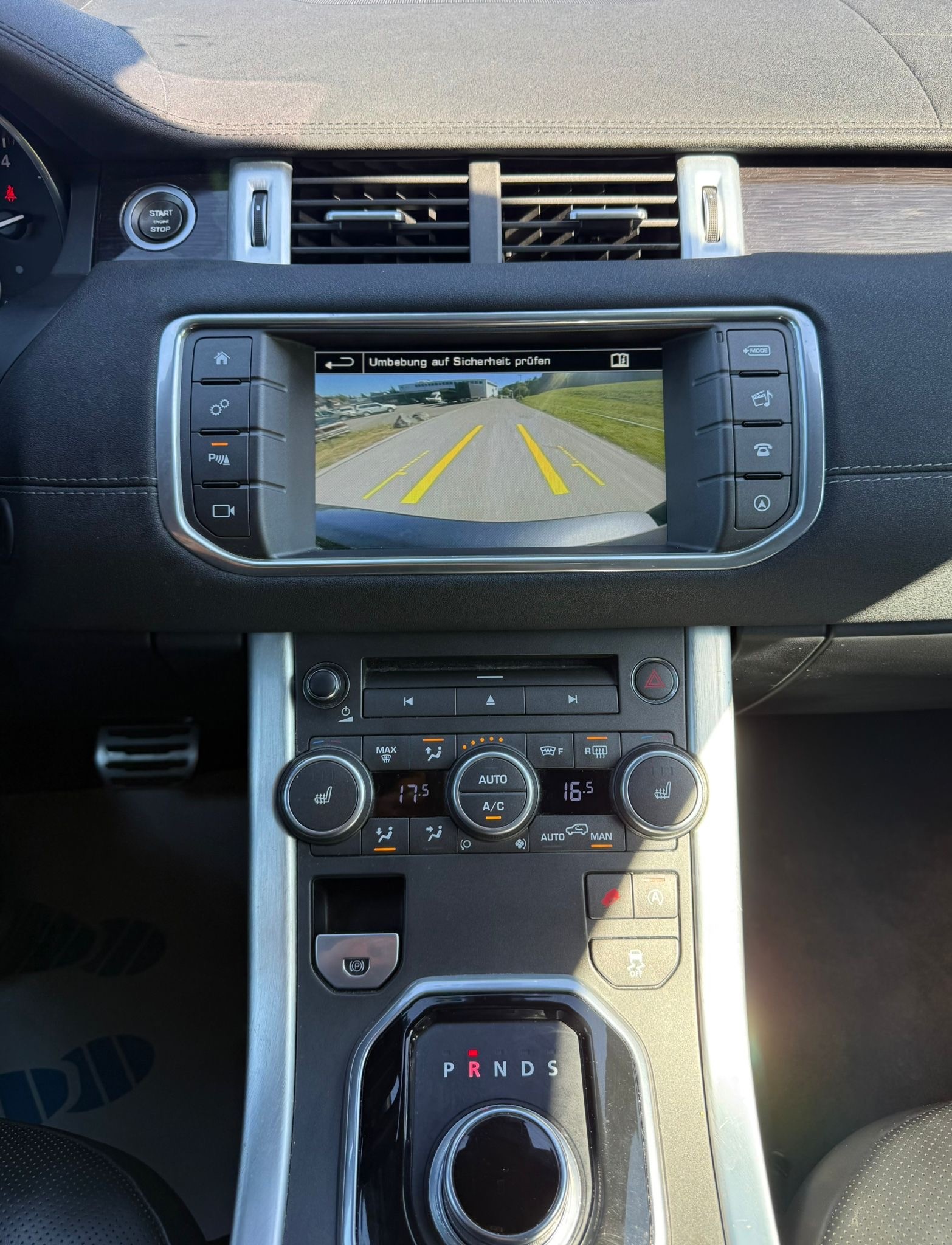 LAND ROVER Range Rover Evoque 2.0 Si4 HSE Dynamic AT9-image-11