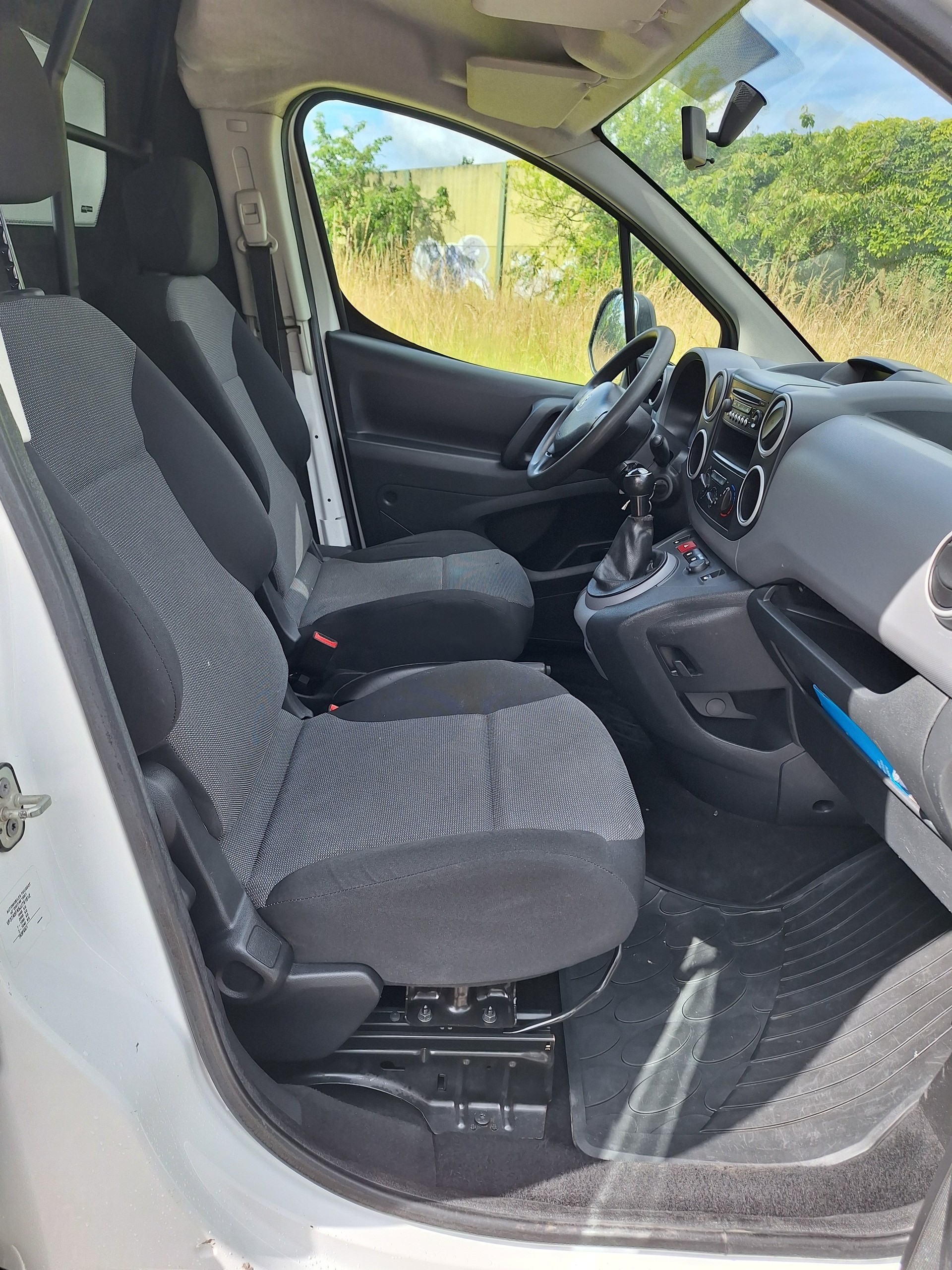 PEUGEOT Partner 1.6 VTi Active-image-10
