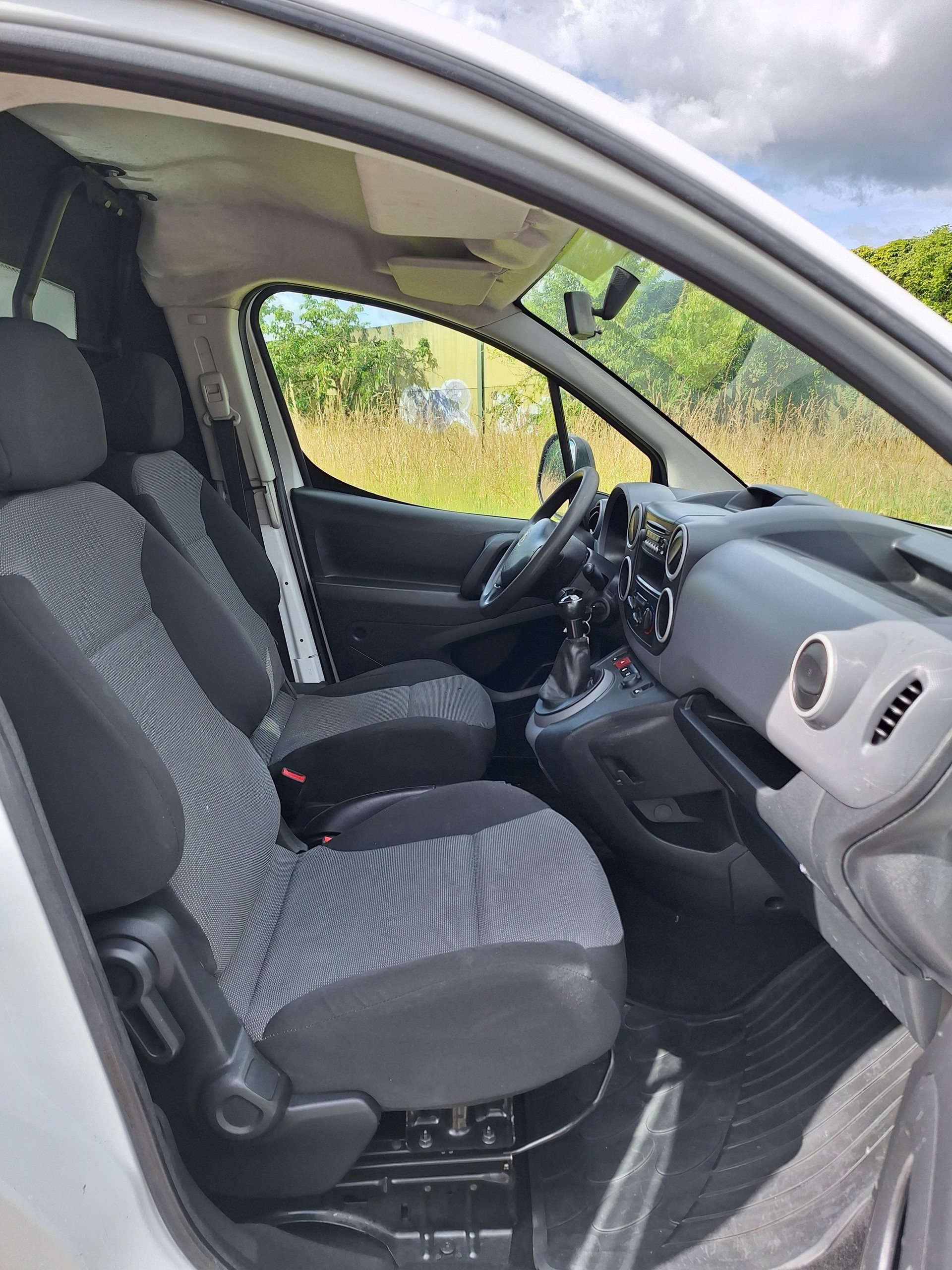 PEUGEOT Partner 1.6 VTi Active-image-11