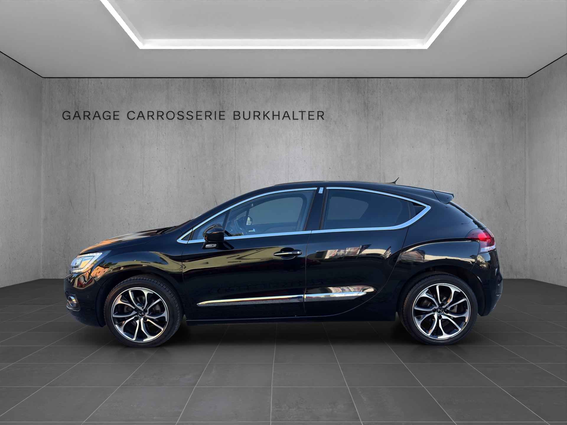 DS AUTOMOBILES DS 4 1.6 THP Sport Chic Automatic-image-2