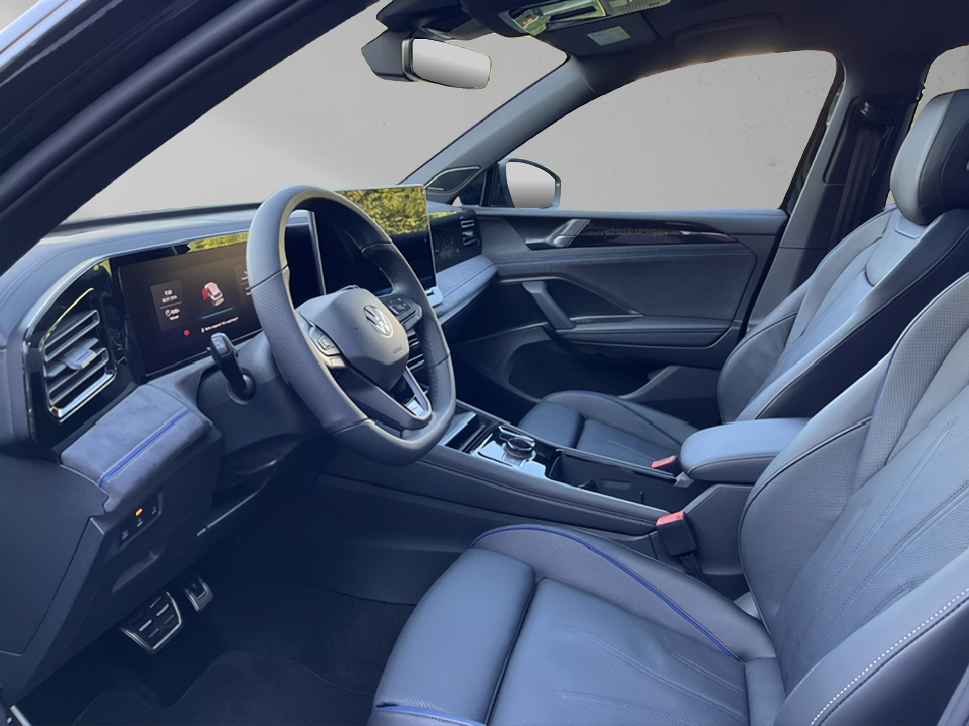VW Tiguan 2.0 TSI DSG R-Line Plus 4Motion-image-4