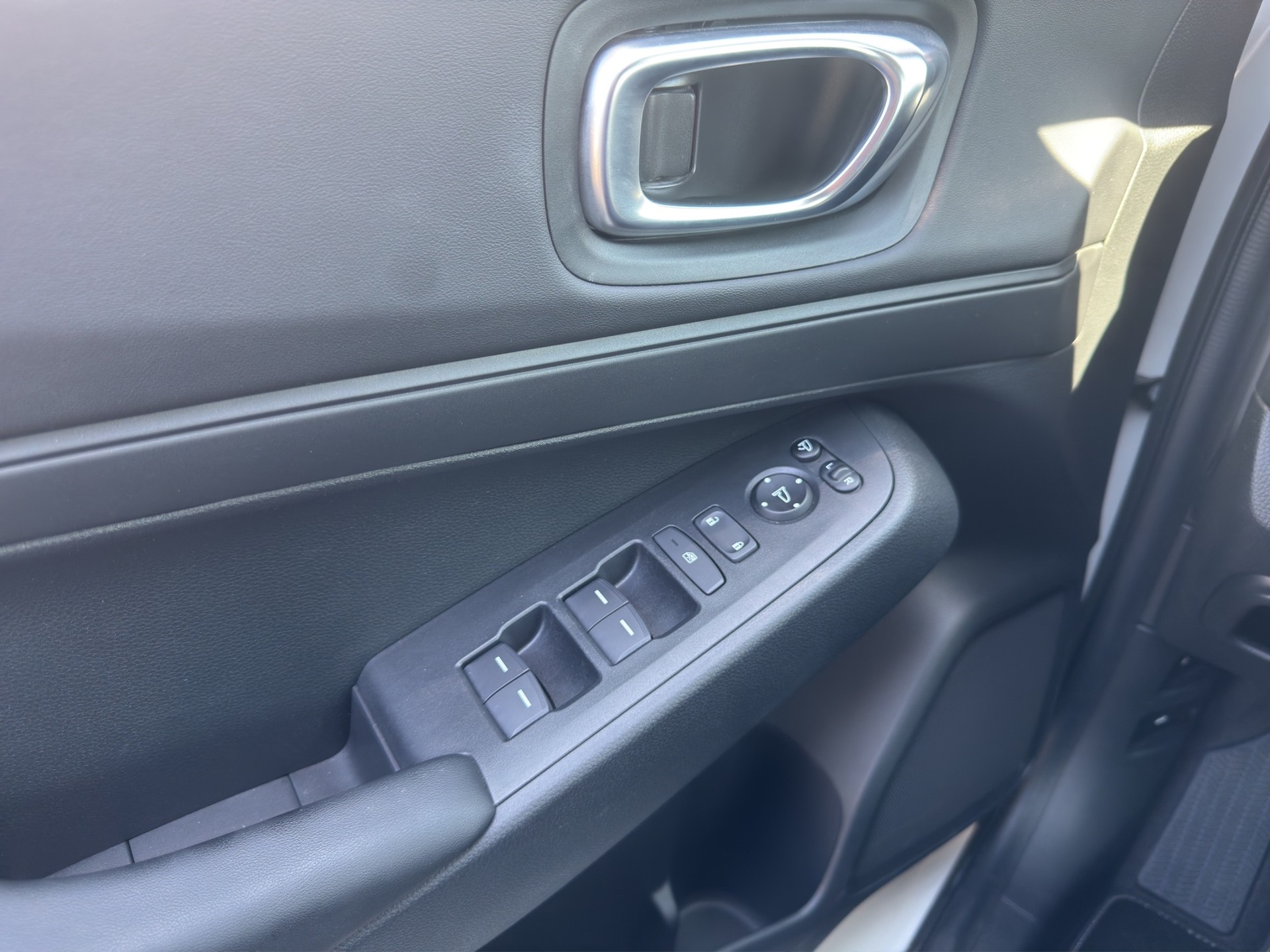 HONDA HR-V 1.5 i-MMD Elegance-image-16