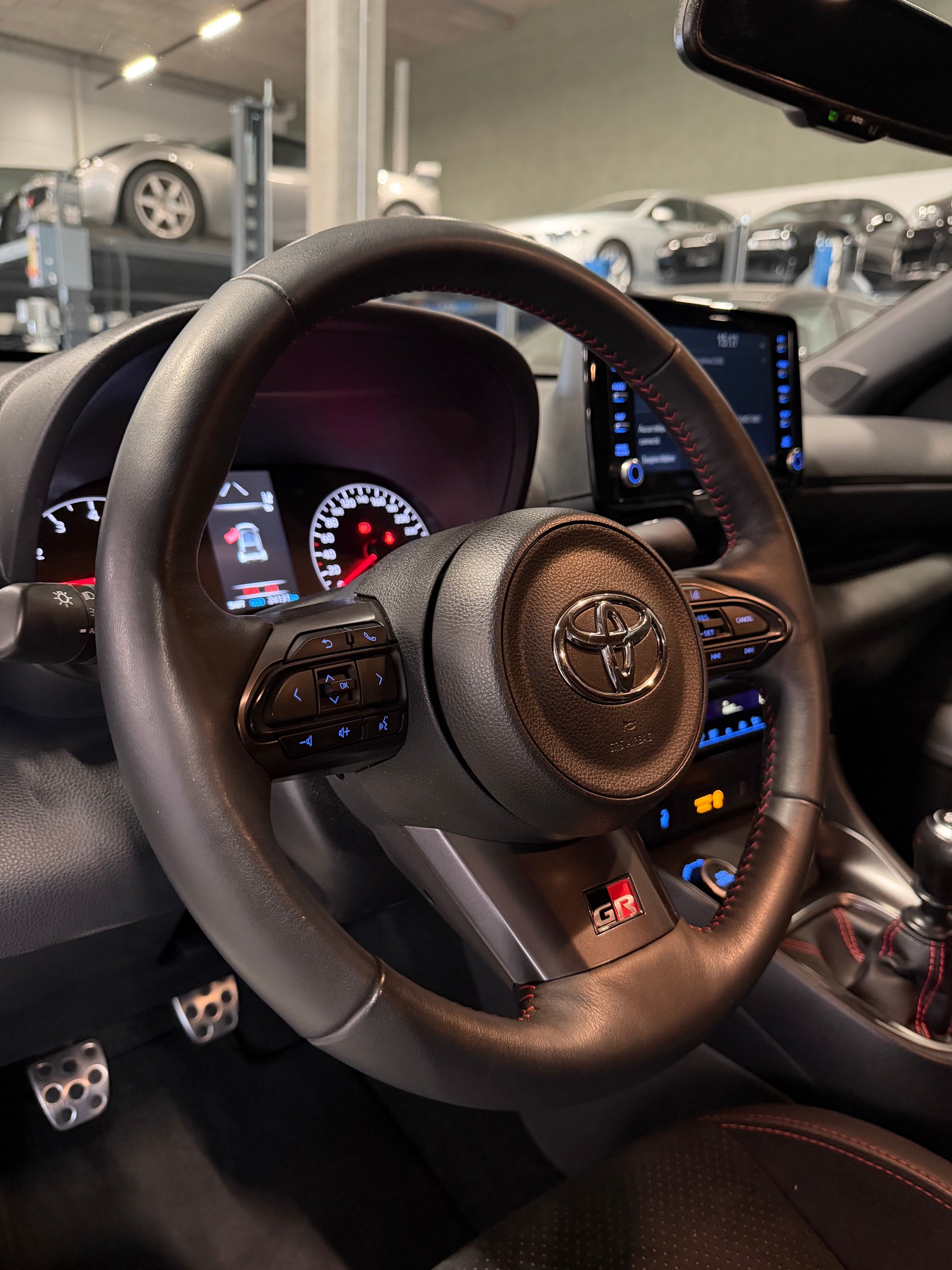 TOYOTA Yaris 1.6 GR Sport *Track pack + upgrade*-image-8