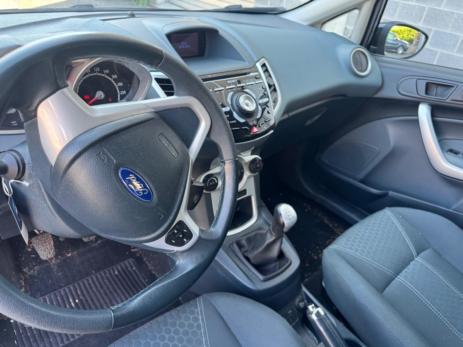 FORD Fiesta 1.6 16V Titanium-image-7