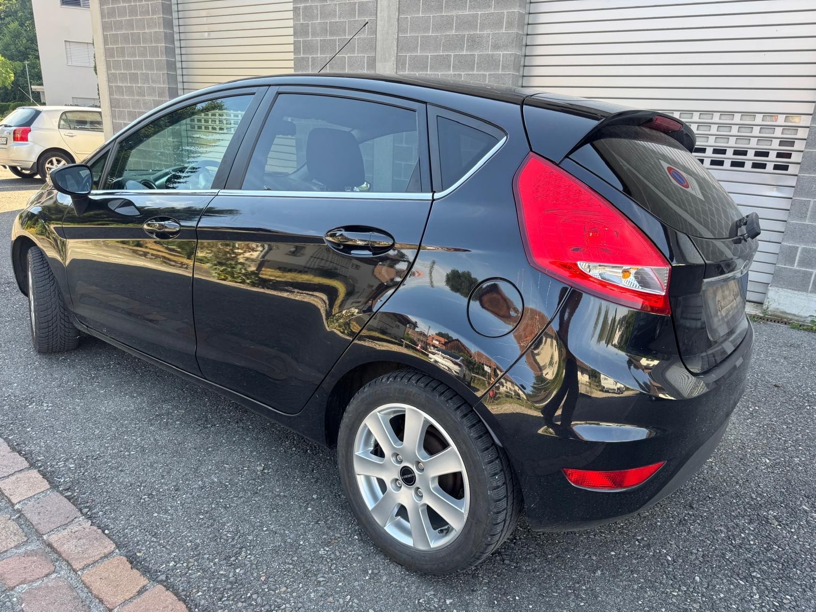 FORD Fiesta 1.6 16V Titanium-image-5
