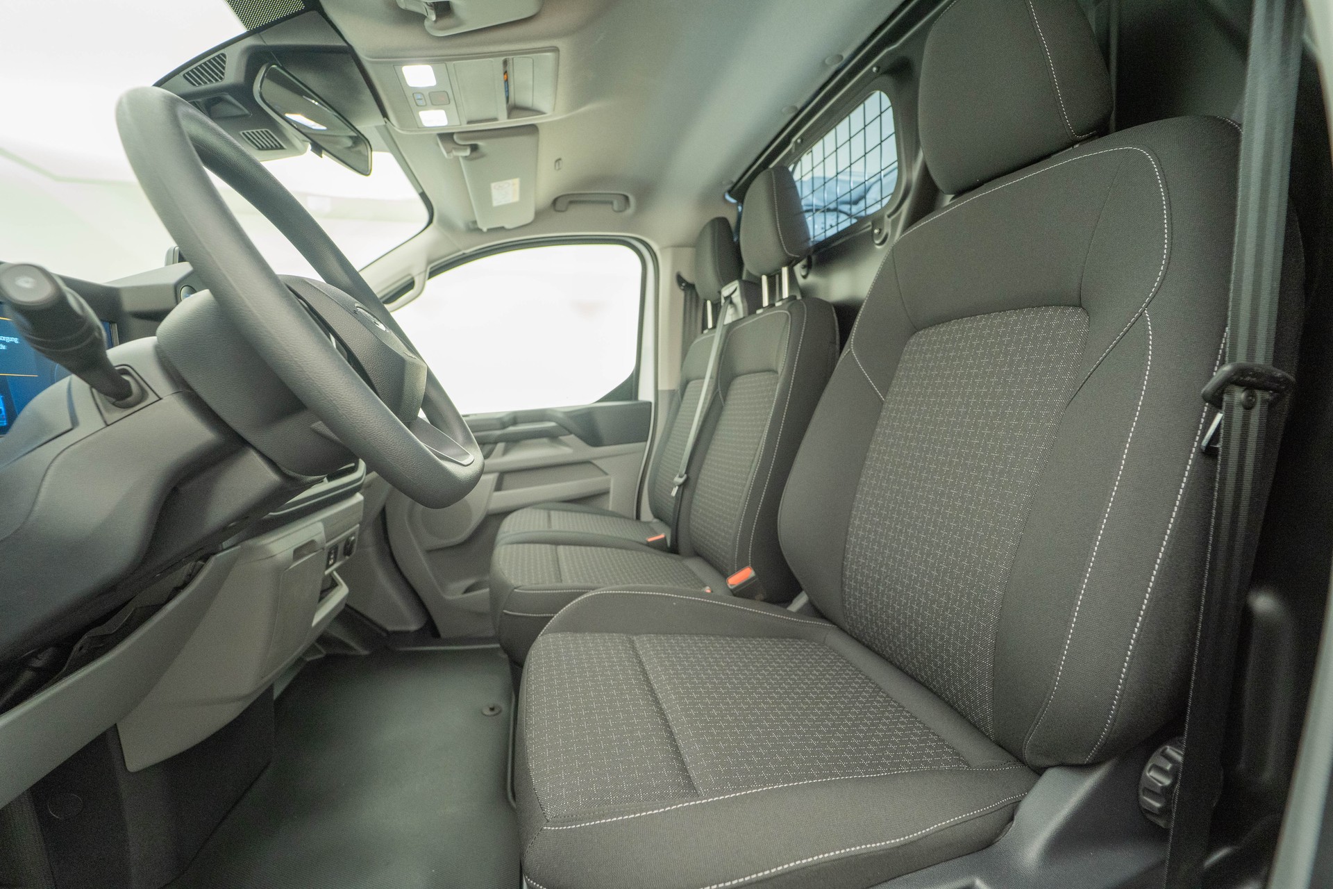 FORD Transit C Van 320 L1 2.0 EcoBlue 136 Trend 4x4-image-9