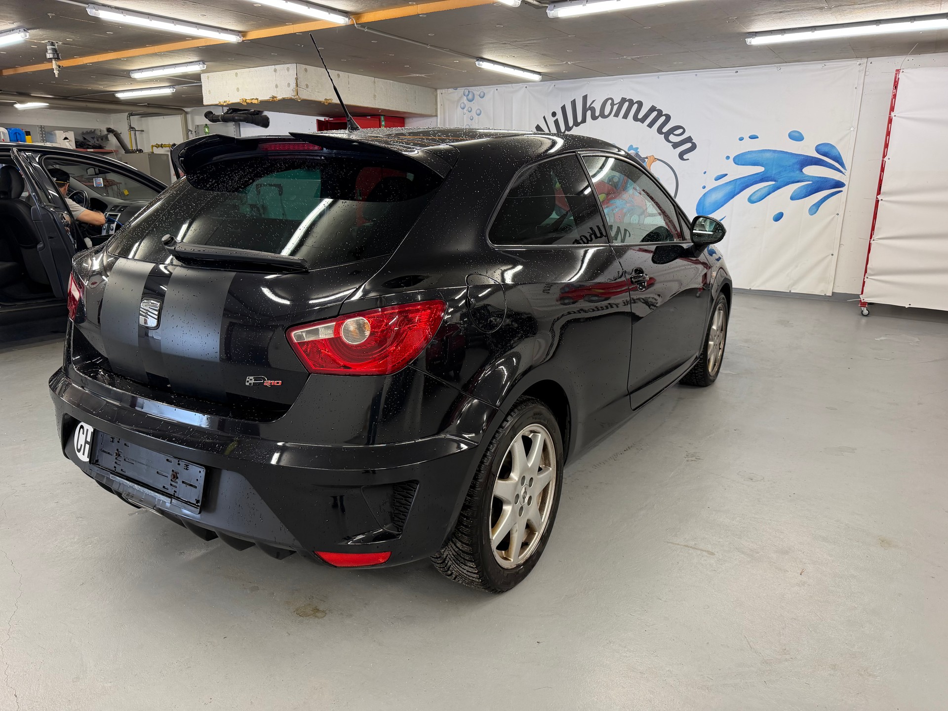 SEAT Ibiza SC 1.4 TSI Cupra R210 Swiss Racing DSG-showroom-element-2