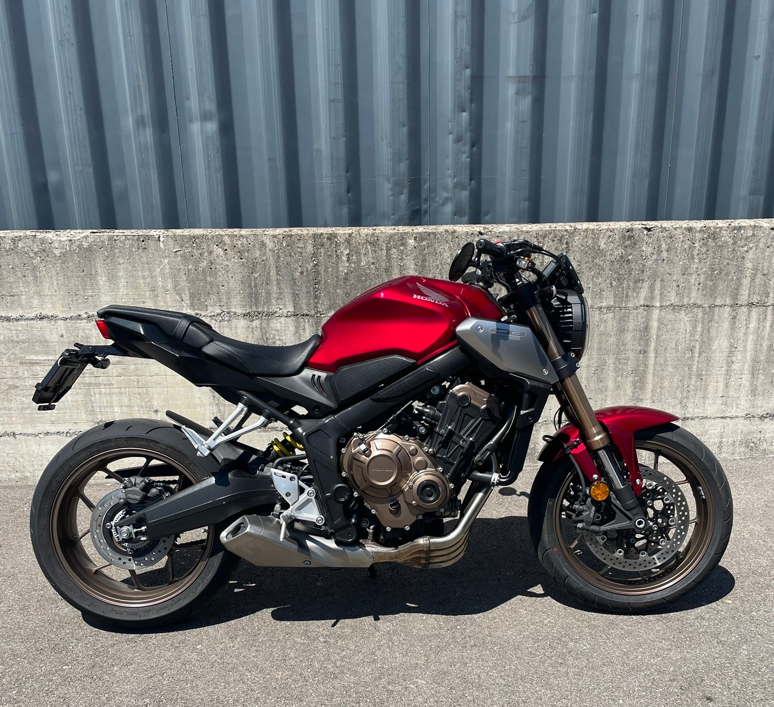 HONDA CB 650 R-image-1
