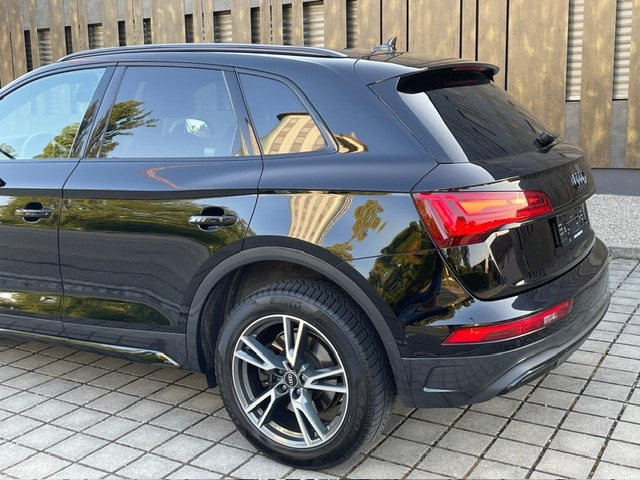 AUDI Q5 Sportback 40 TDI S line quattro S-tronic-image-6