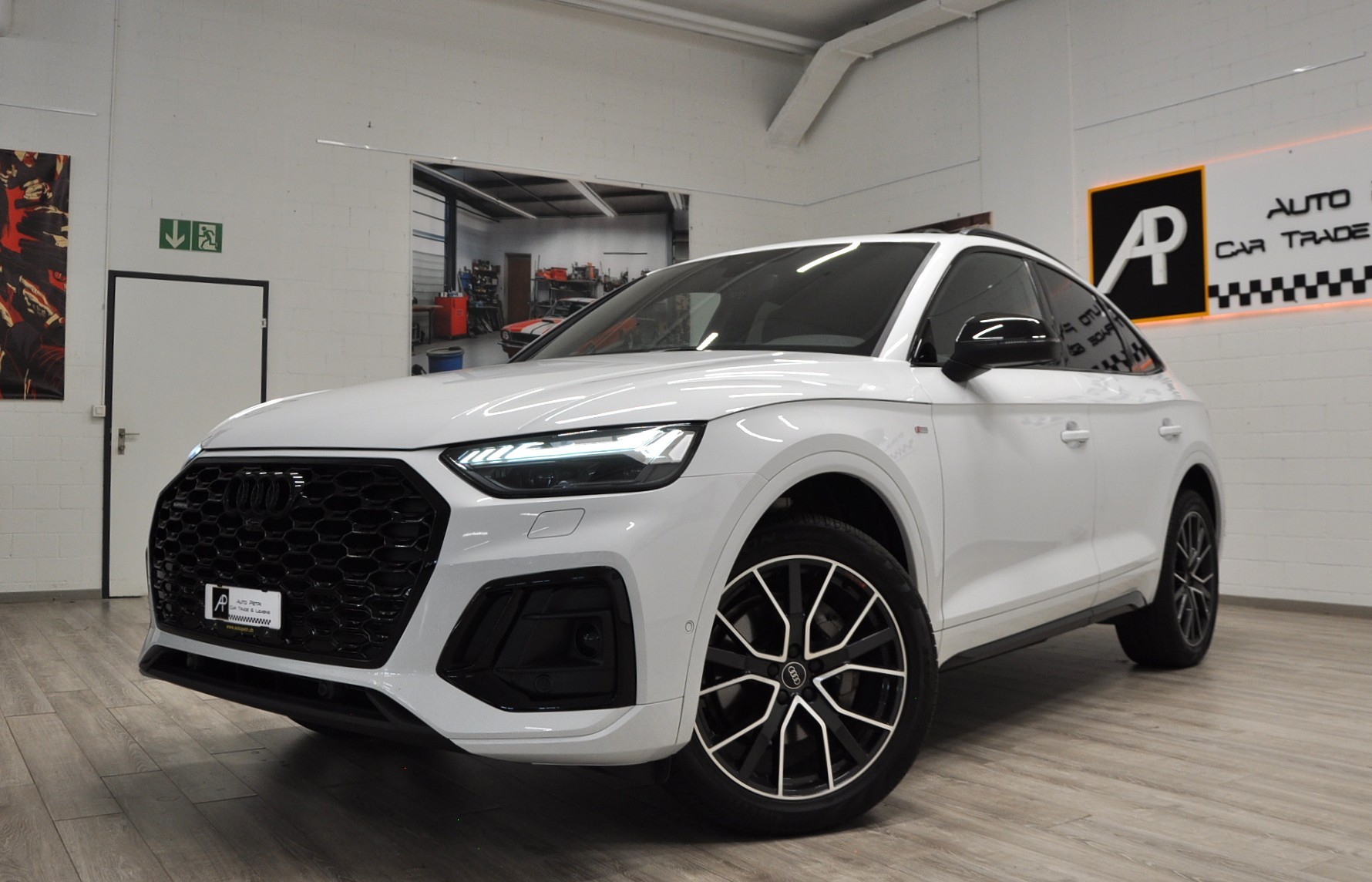 AUDI Q5 Sportback 40 TDI Blackedition quattro S-tronic-showroom-element-1