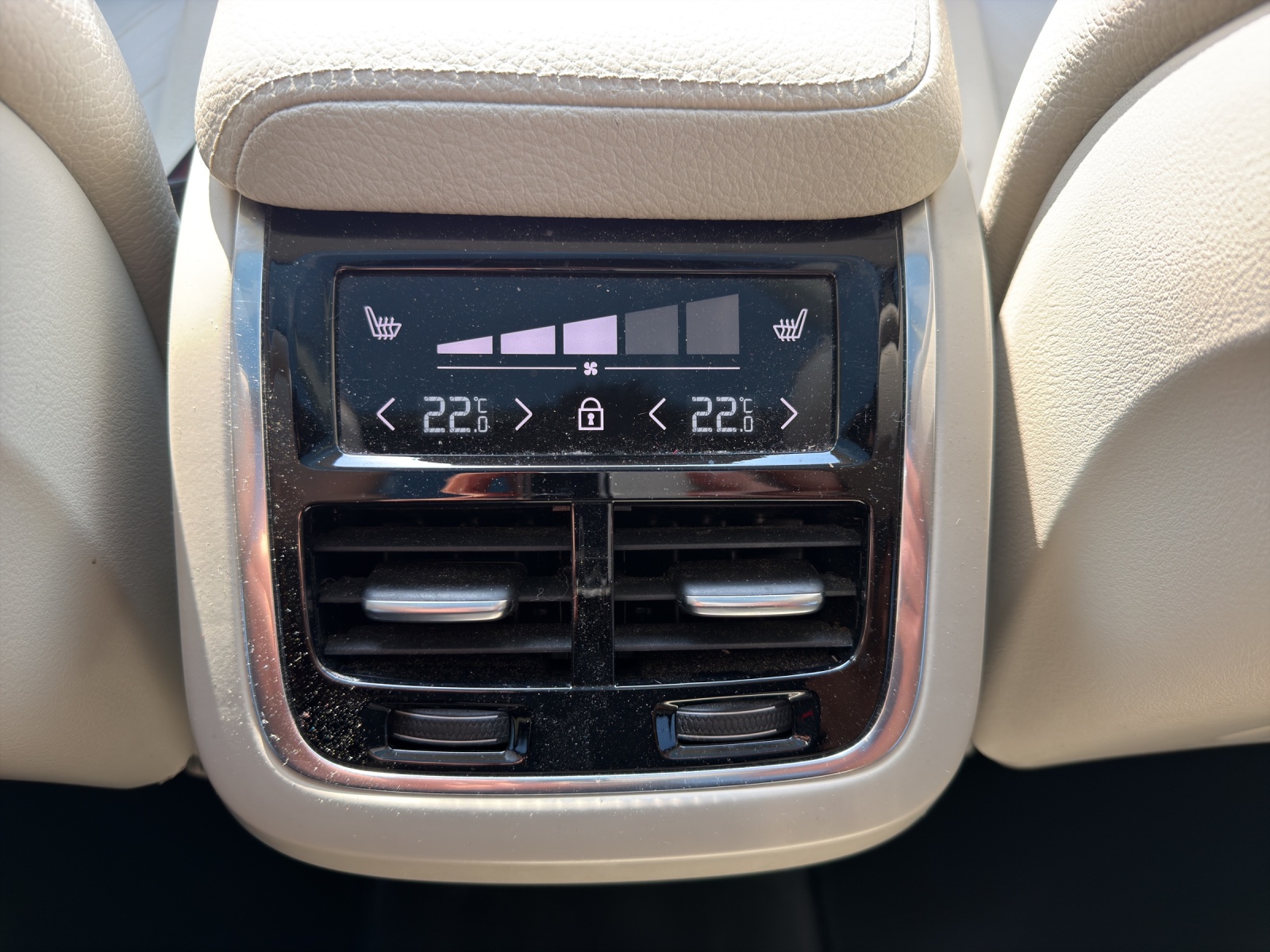 VOLVO XC60 D5 AWD Inscription Geartronic-image-12