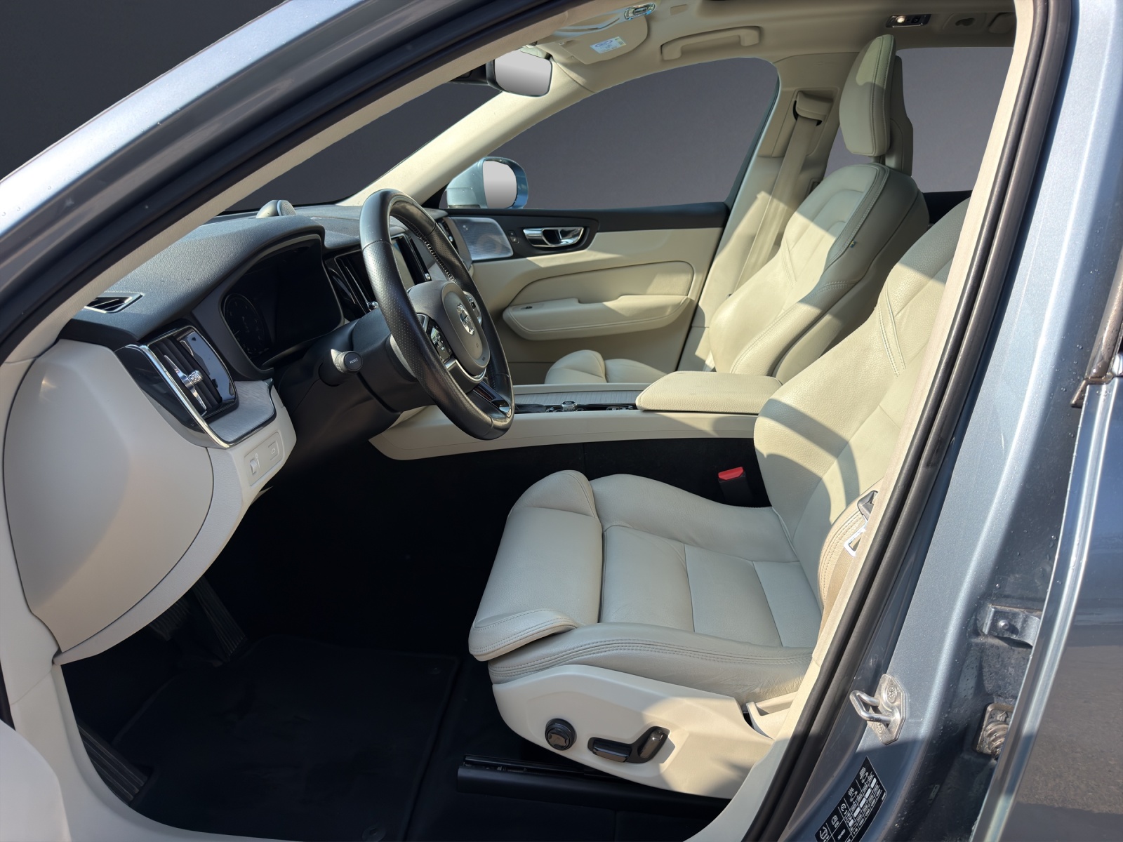 VOLVO XC60 D5 AWD Inscription Geartronic-image-5