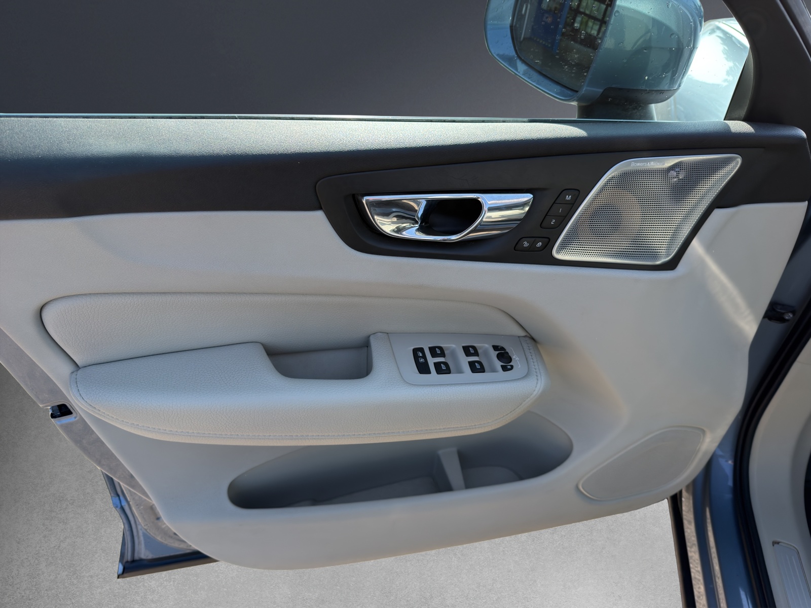 VOLVO XC60 D5 AWD Inscription Geartronic-image-11