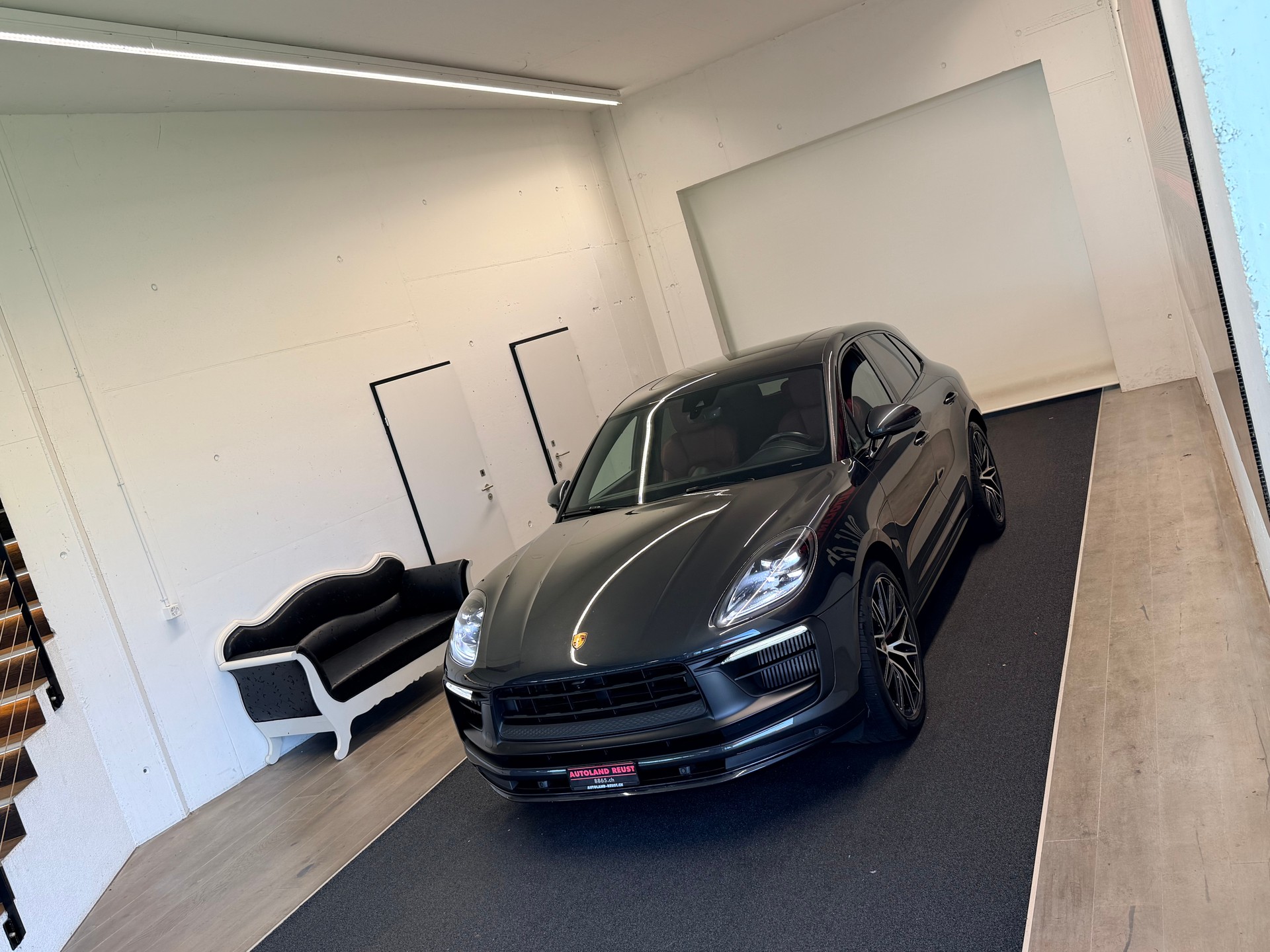 PORSCHE Macan GTS PDK-showroom-element-3