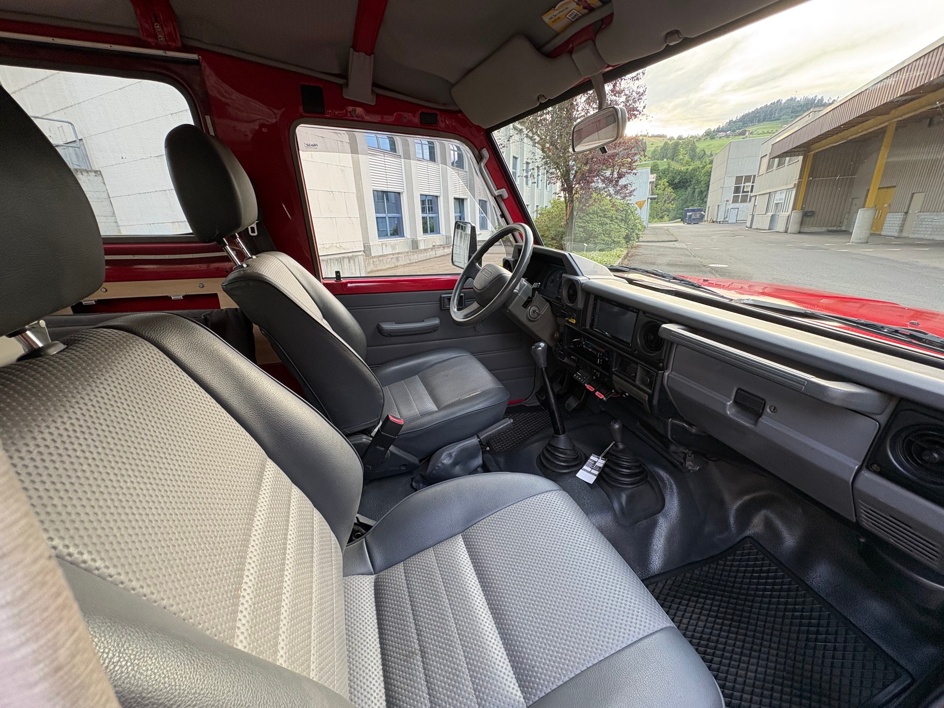 TOYOTA Land Cruiser 400 Hdt Long 4.2D-image-10