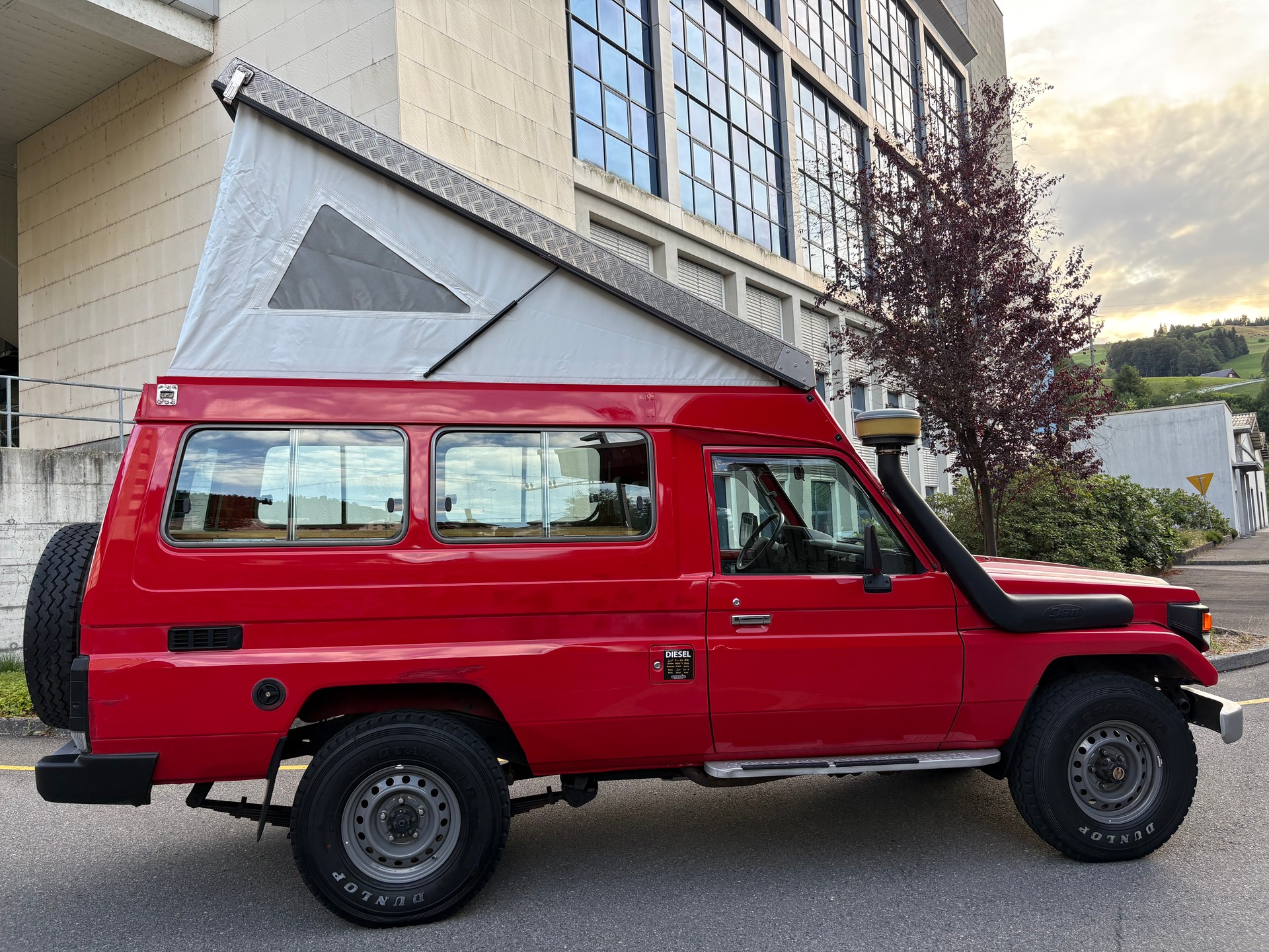 TOYOTA Land Cruiser 400 Hdt Long 4.2D