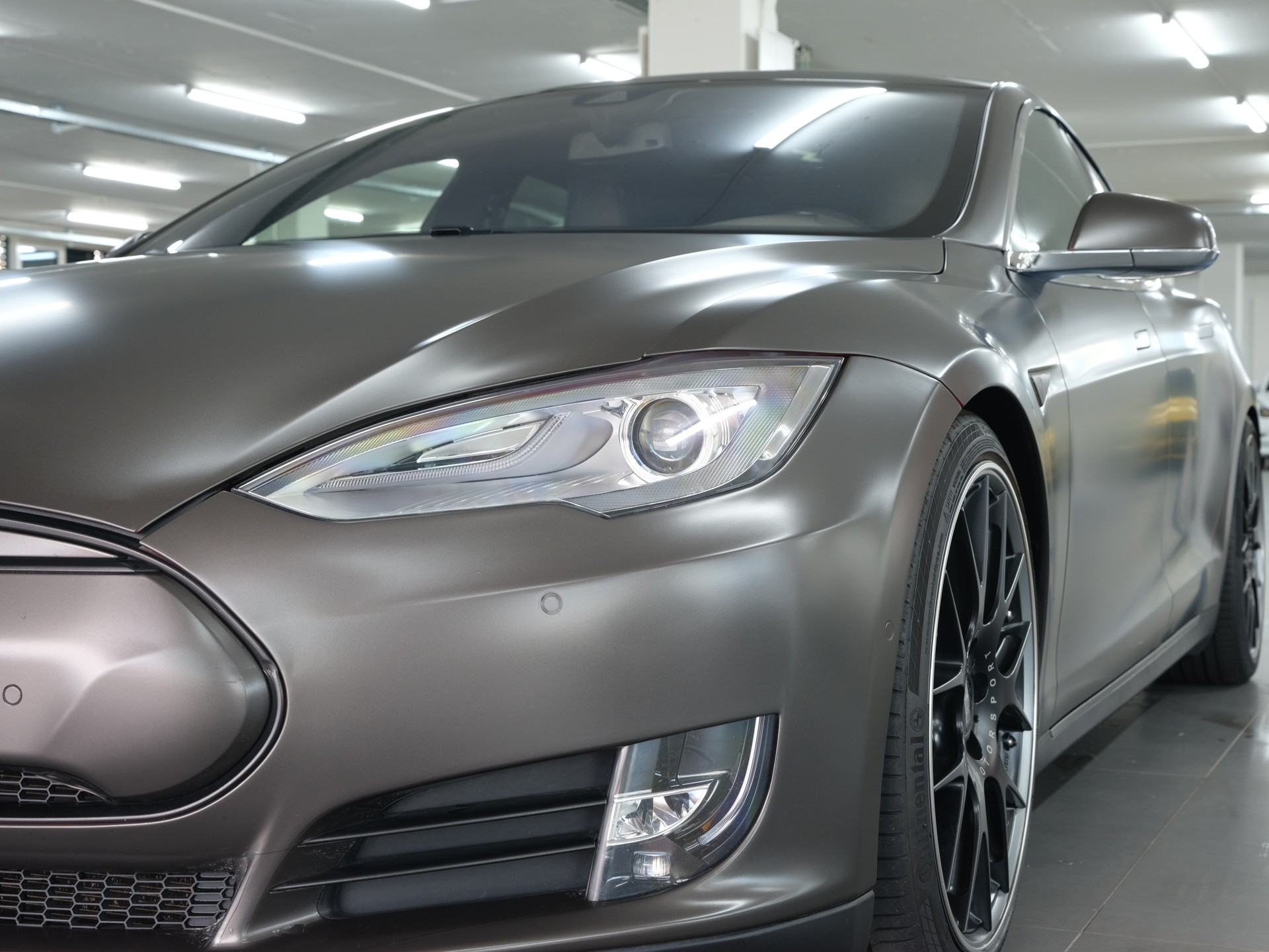 TESLA Model S 85 D Performance *BBS Felgen* *Head Up Display*-image-10