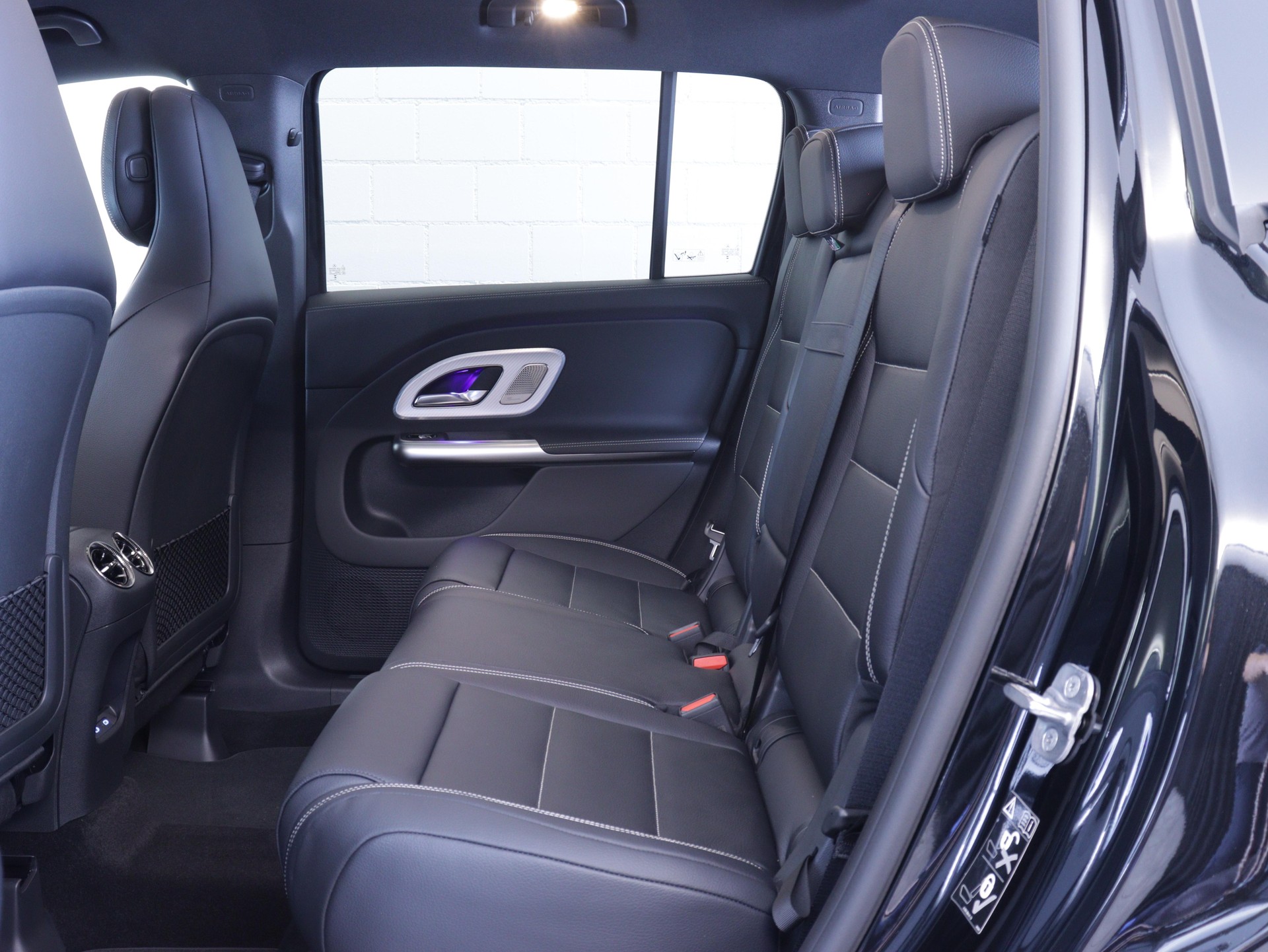 MERCEDES-BENZ GLB 220 4matic-image-10