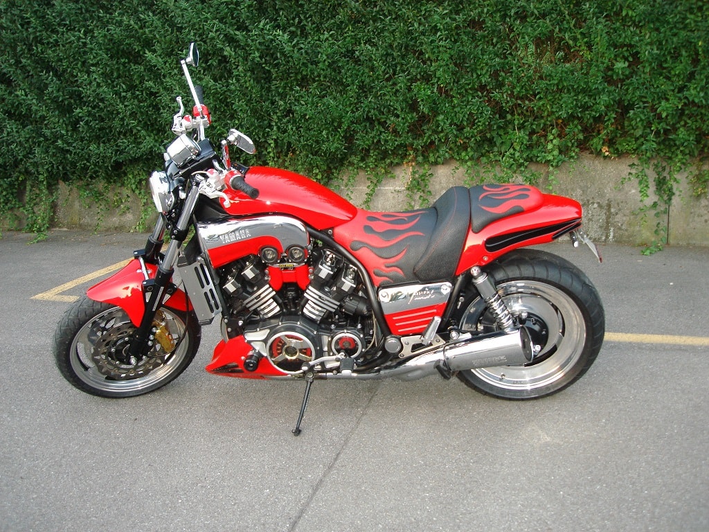 YAMAHA V-Max VMX 1200 (CAN)-image-1