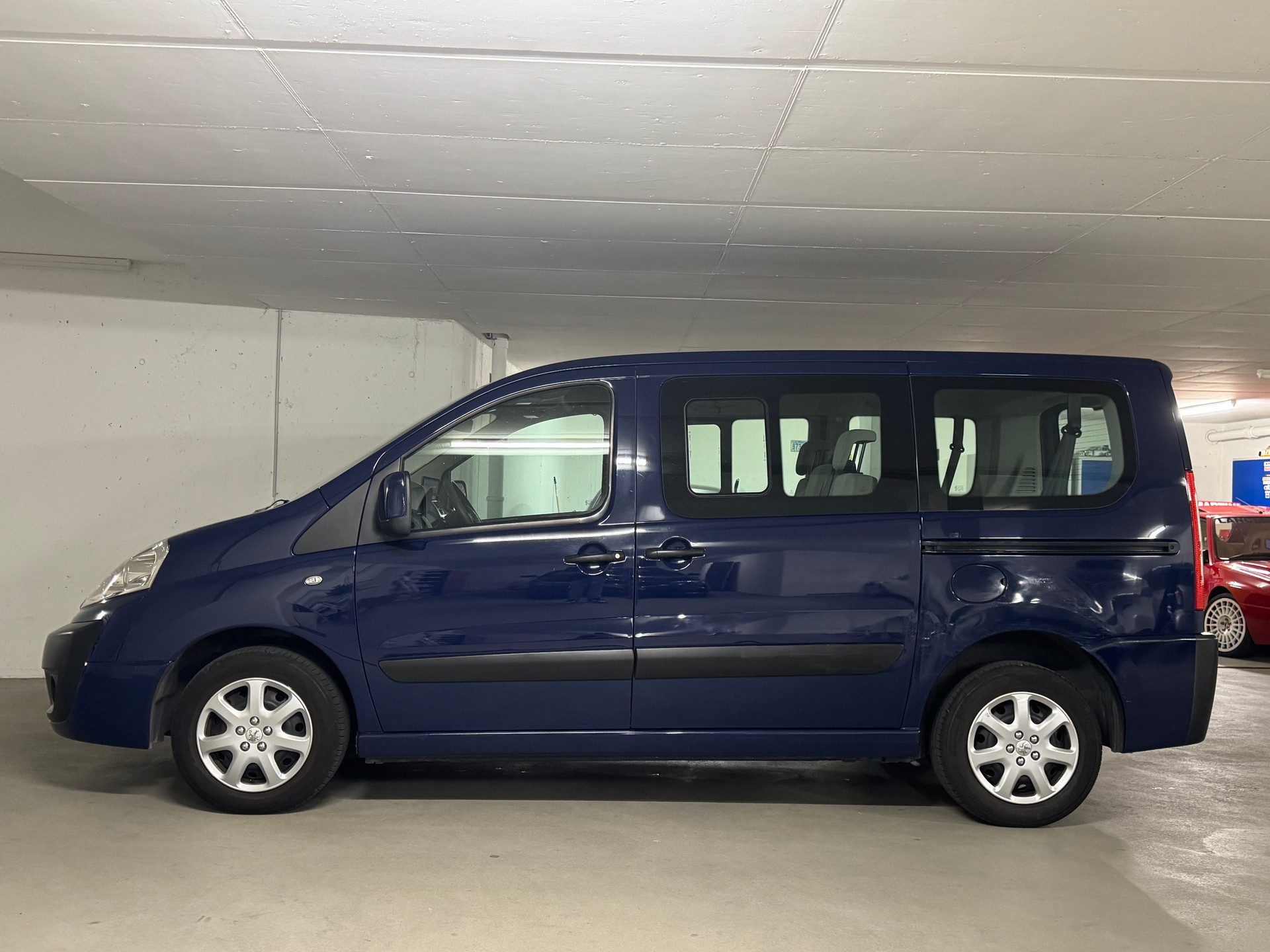 PEUGEOT Expert Tepee 1.6 HDi Confort L1-image-3