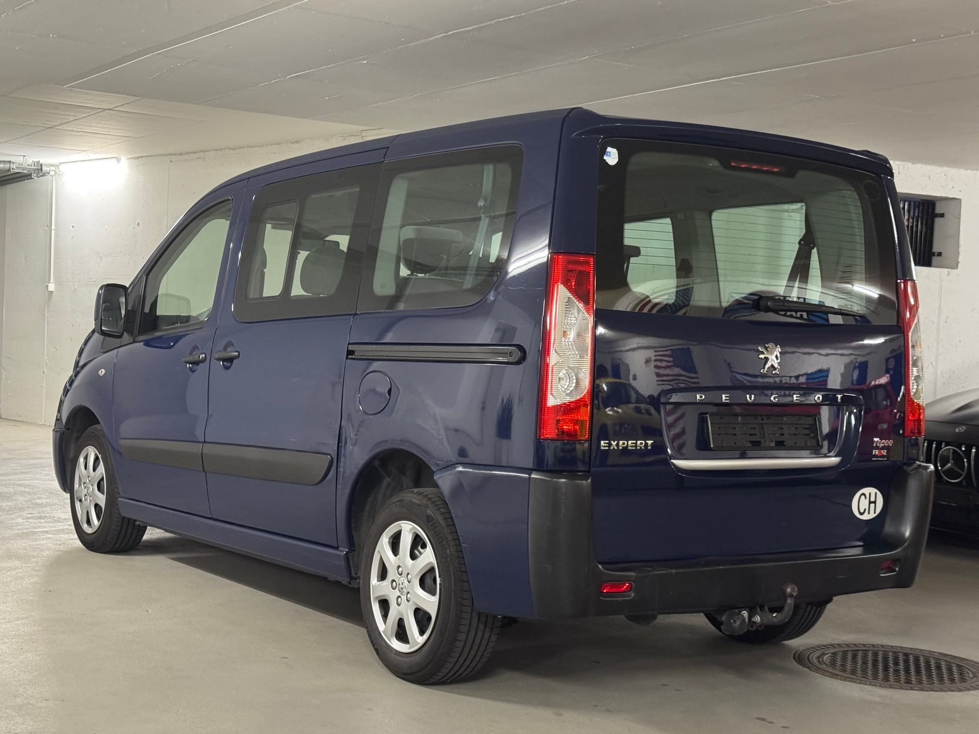 PEUGEOT Expert Tepee 1.6 HDi Confort L1-image-4