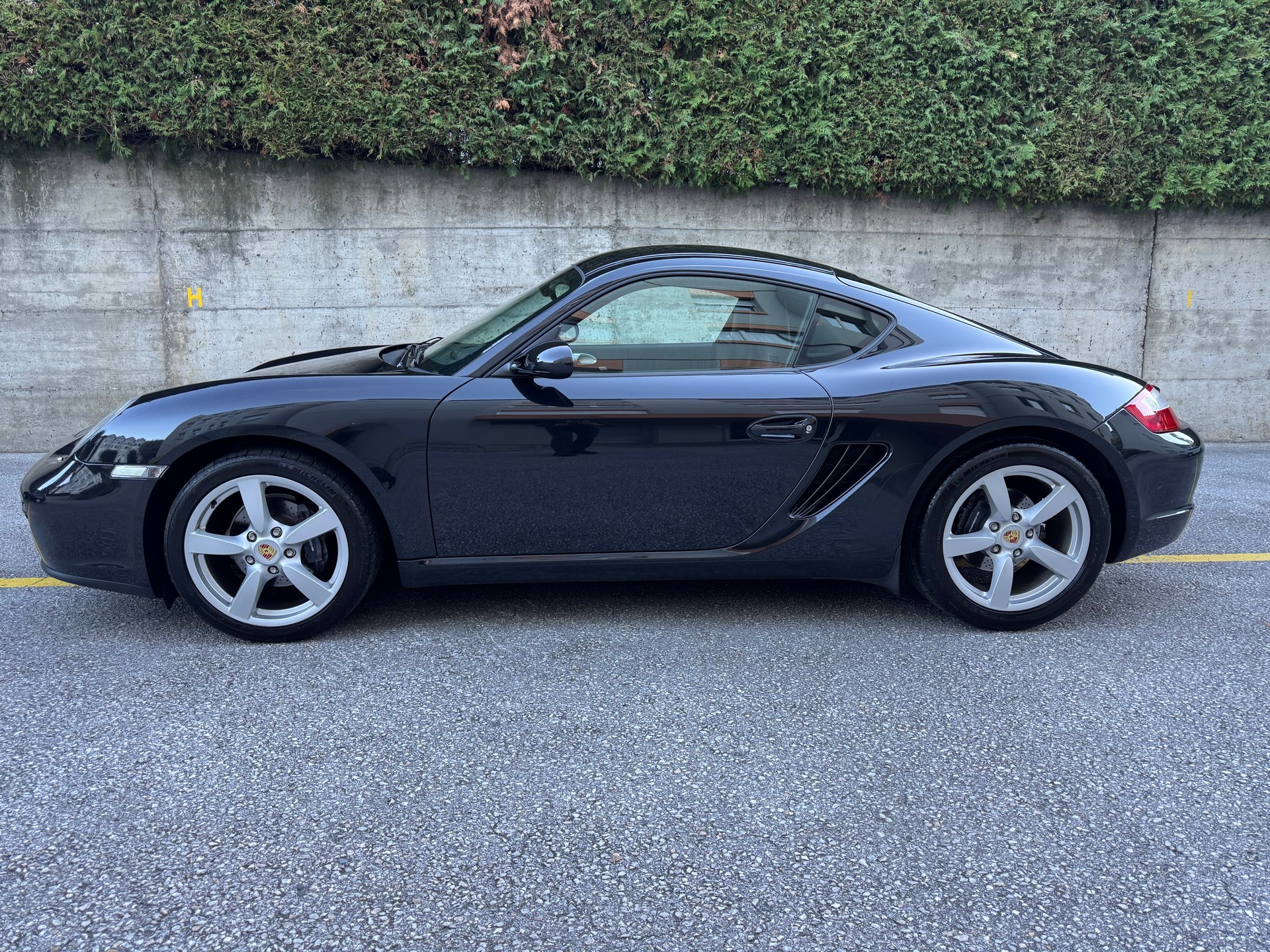 PORSCHE Cayman 2.7-showroom-element-3