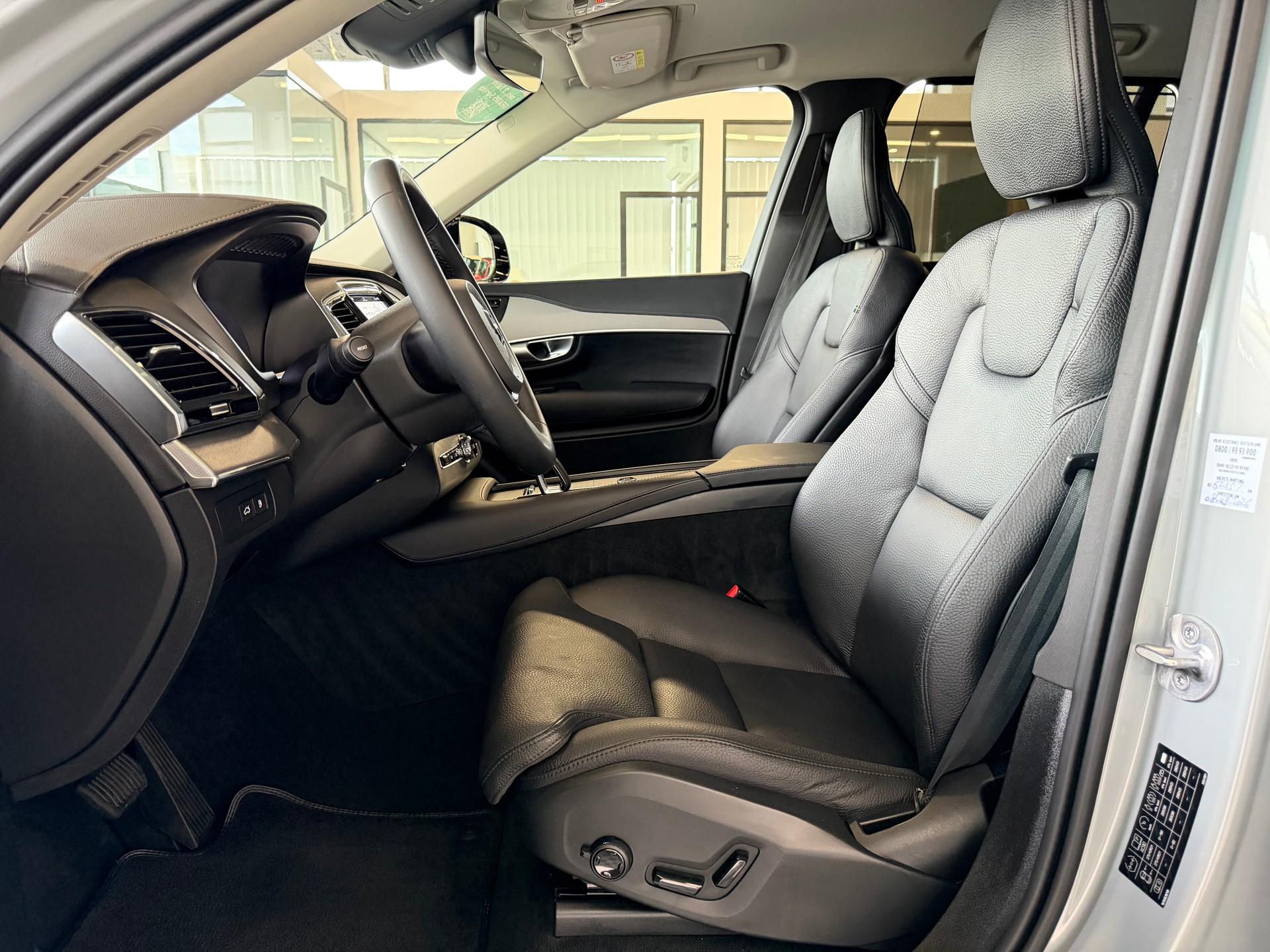 VOLVO XC90 T8 eAWD PluginHybrid Plus Dark Geartronic-image-12