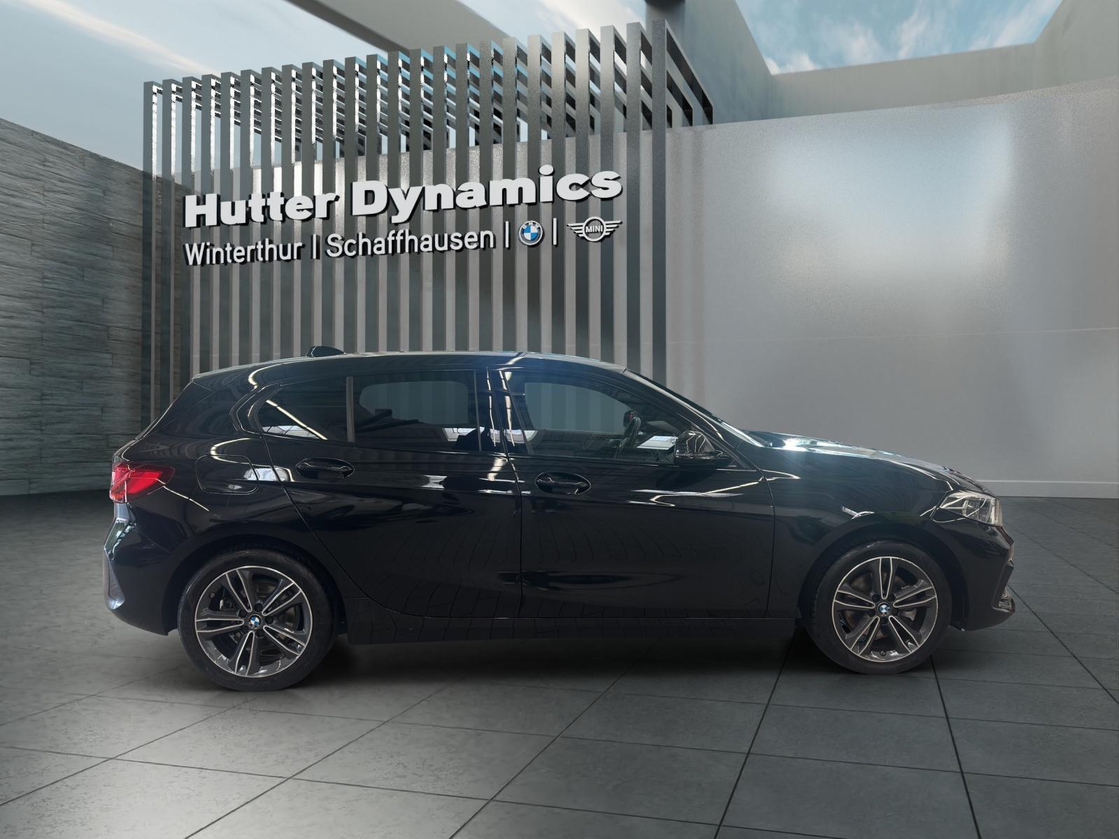 BMW 118i MODELL SPORT LINE-showroom-element-3