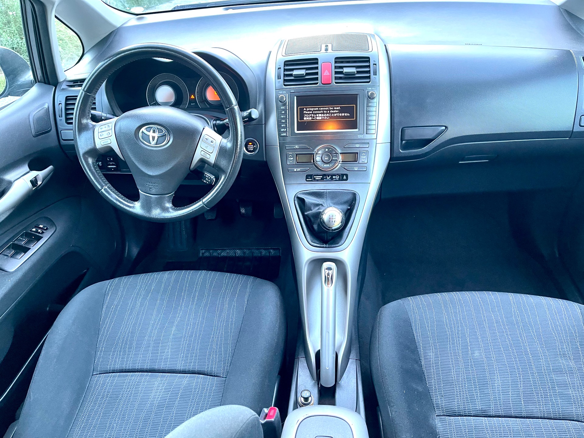 TOYOTA Auris 1.6 Linea Luna-showroom-element-1