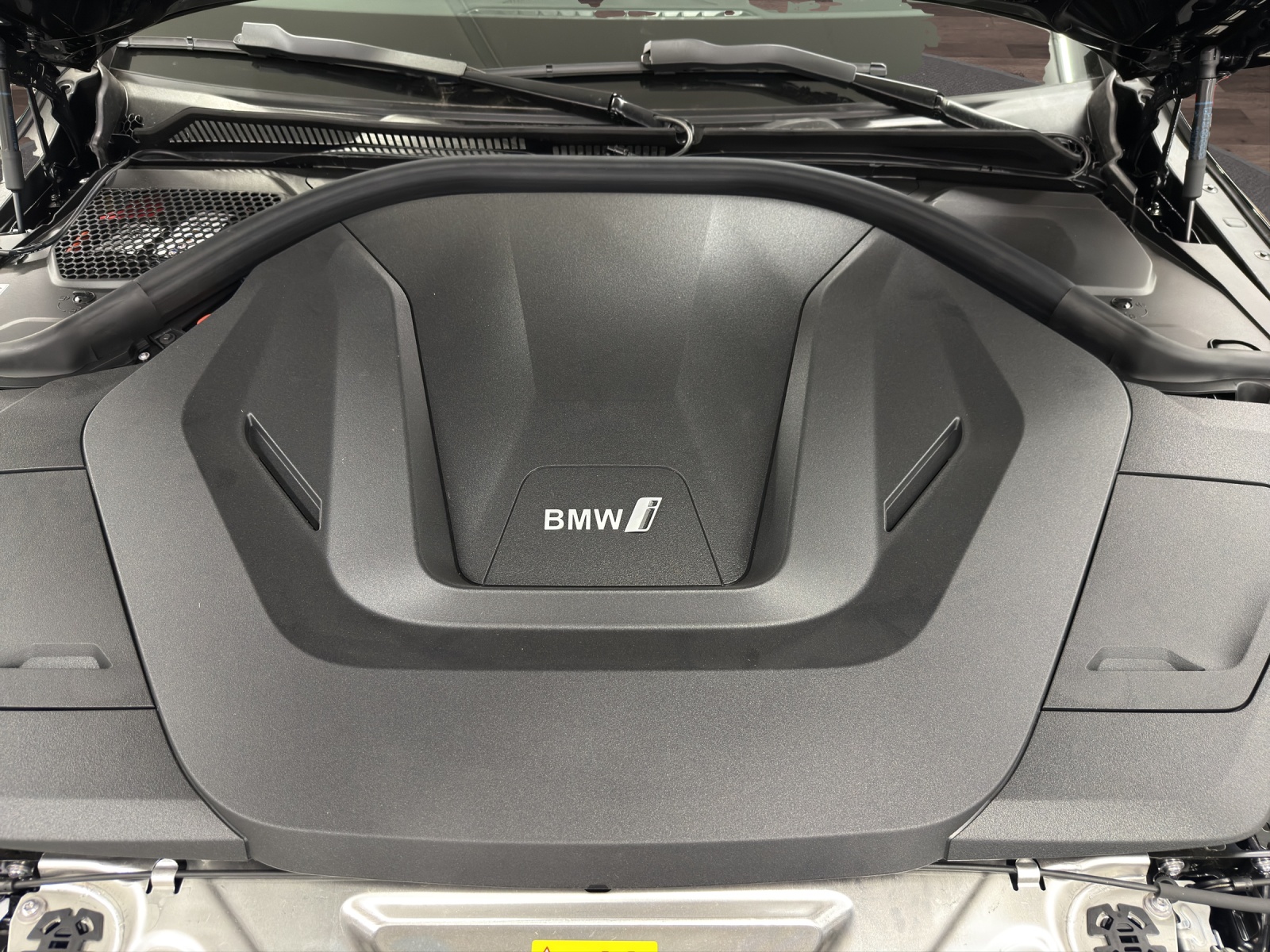 BMW i4 xDrive 40 Edition M Sport-image-23