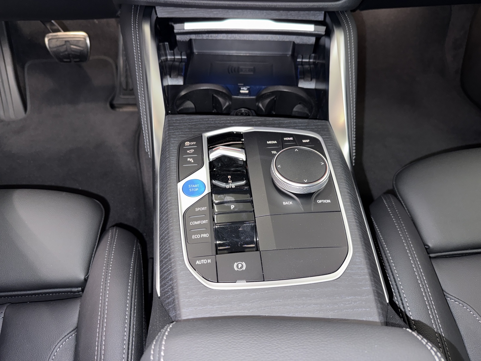 BMW i4 xDrive 40 Edition M Sport-image-16