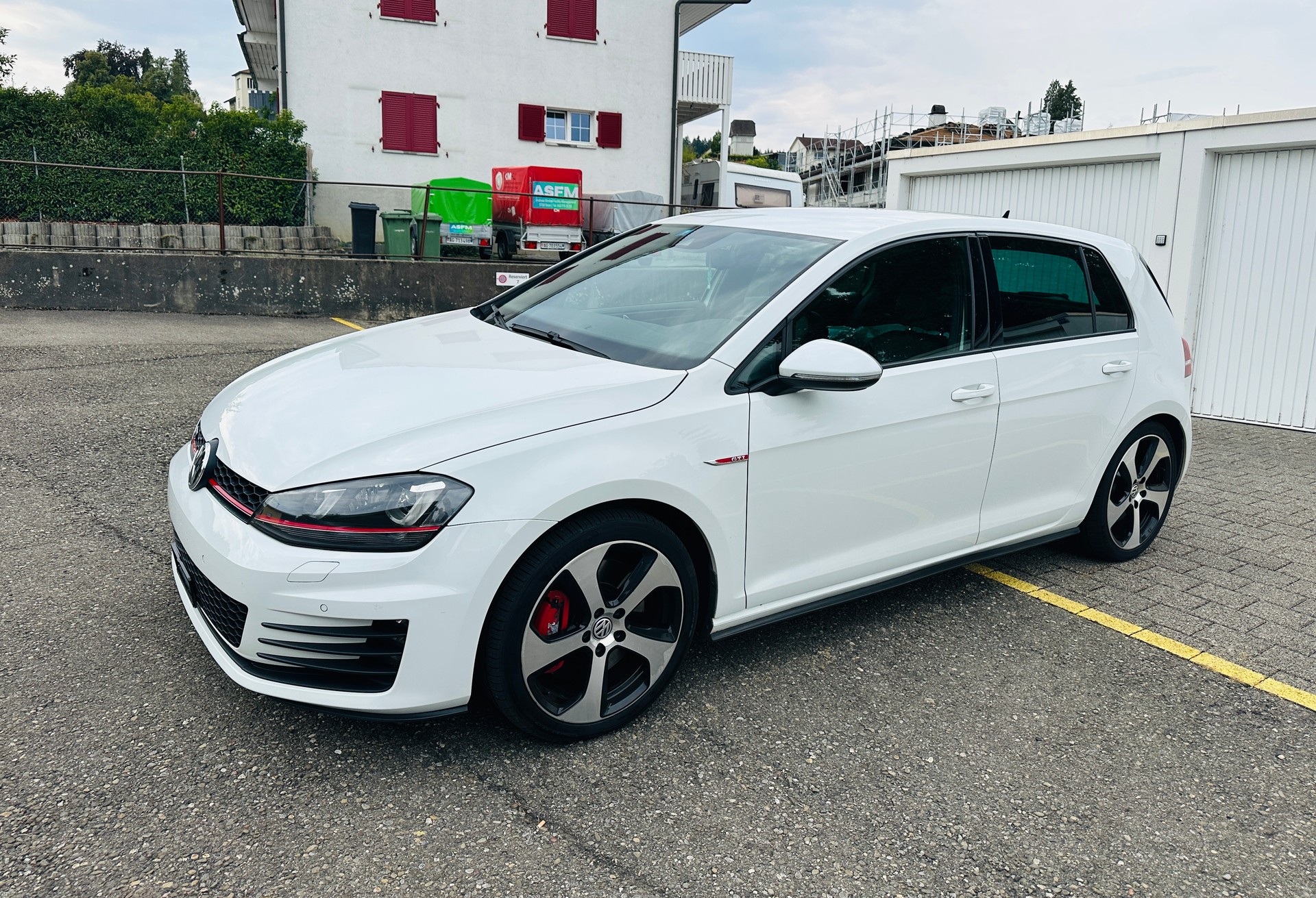 VW Golf 2.0 TSI GTI Performance DSG-image-3