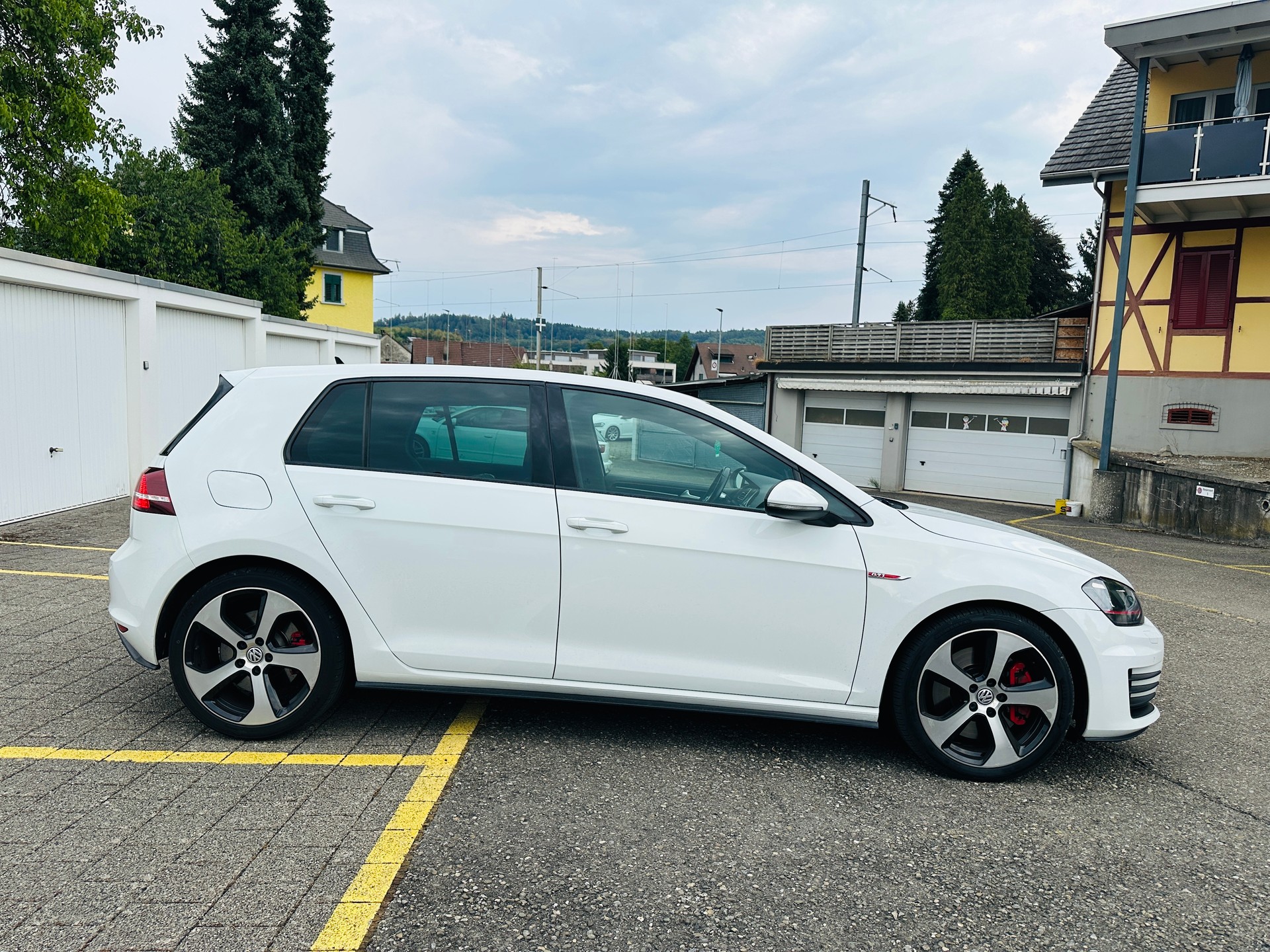 VW Golf 2.0 TSI GTI Performance DSG-image-5