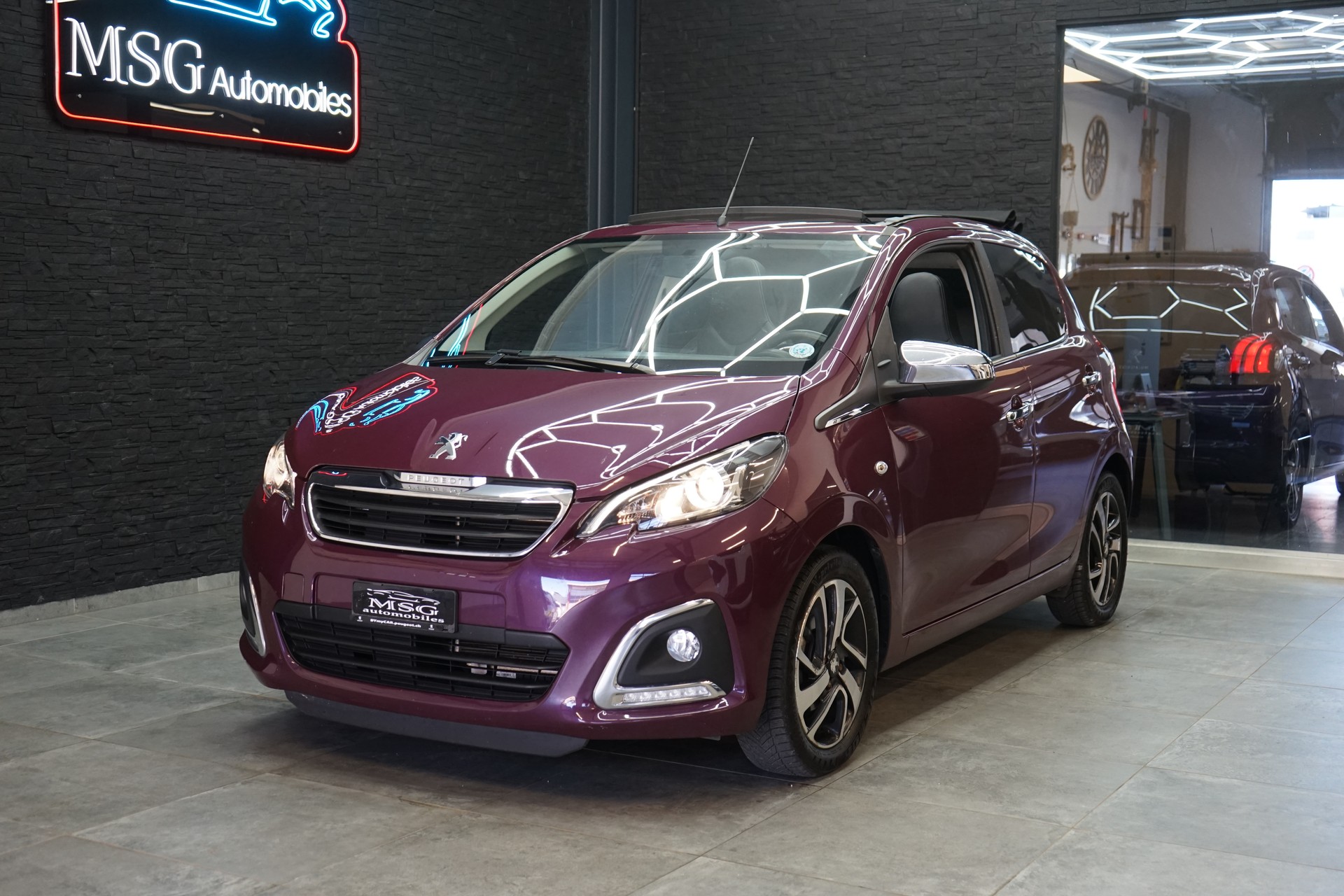PEUGEOT 108 1.2 VTi Allure Top