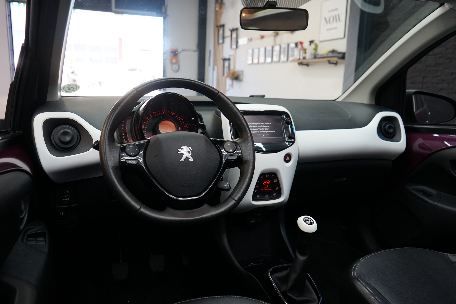 PEUGEOT 108 1.2 VTi Allure Top-image-5