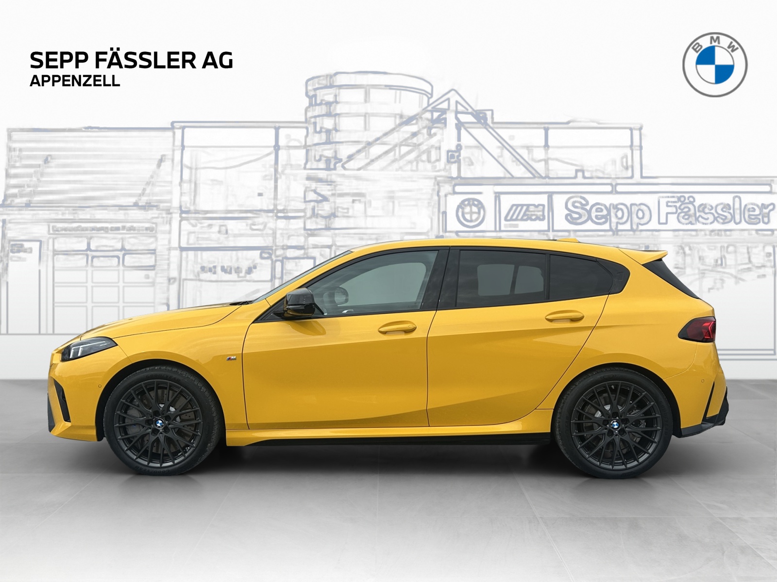 BMW M135i xDrive-showroom-element-1