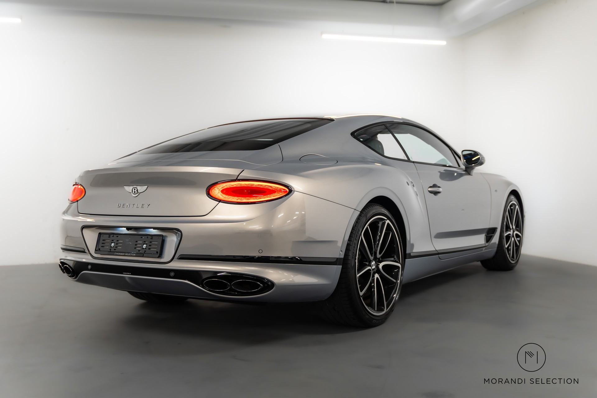 BENTLEY Continental GT 4.0 V8 Mulliner-showroom-element-2