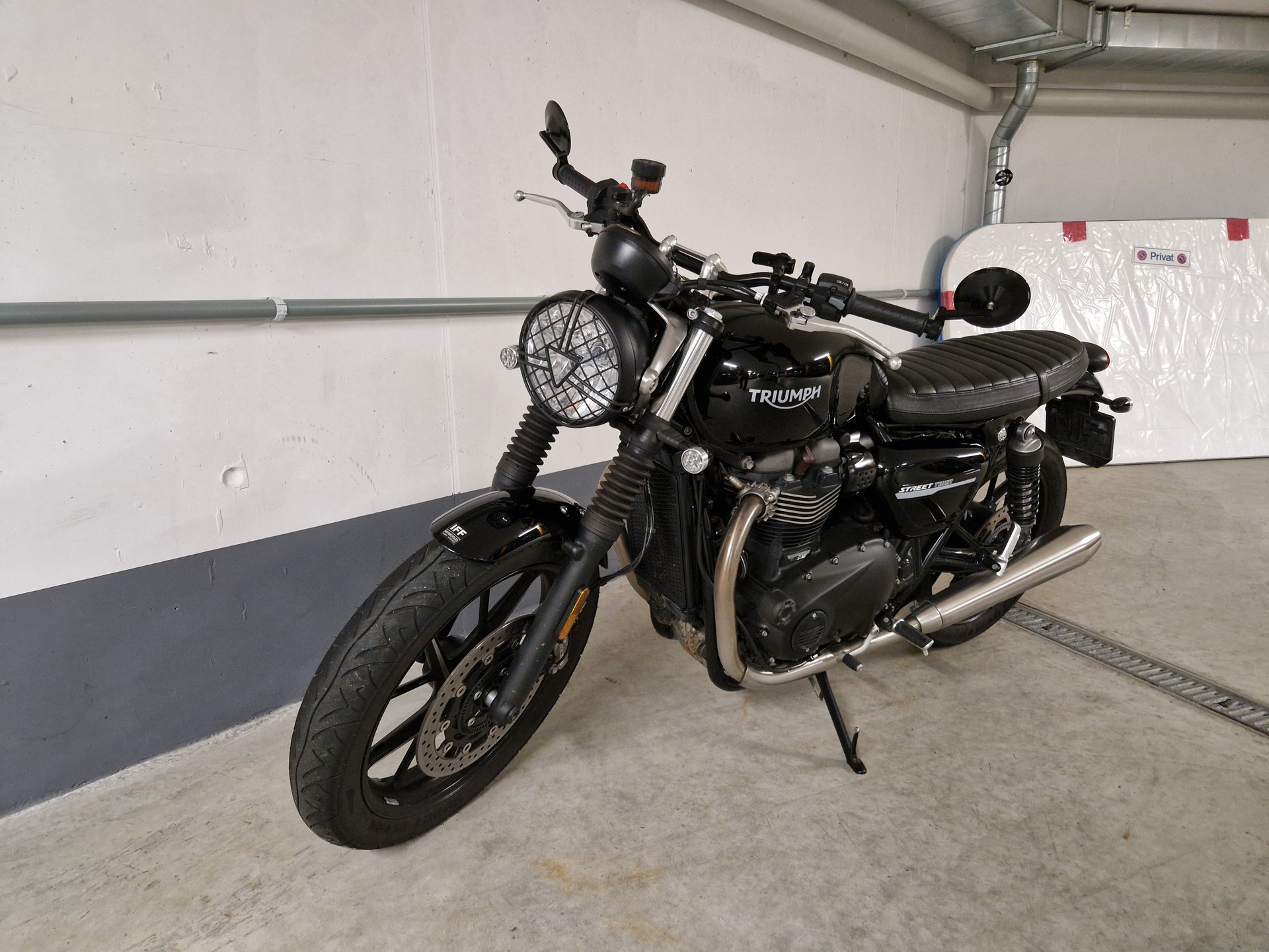 TRIUMPH Street Twin 900 i-image-1