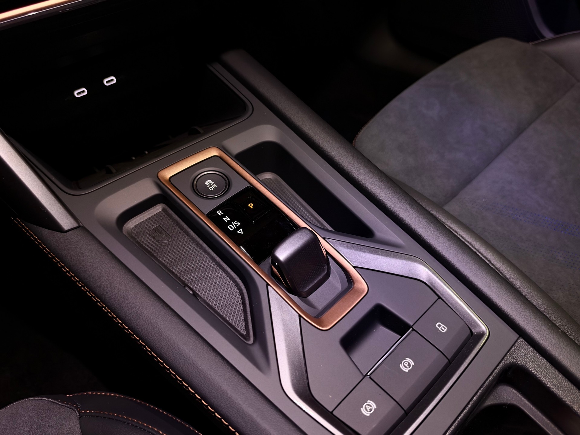 CUPRA Formentor 1.5 e-HYBRID pHEV VZ DSG-image-20