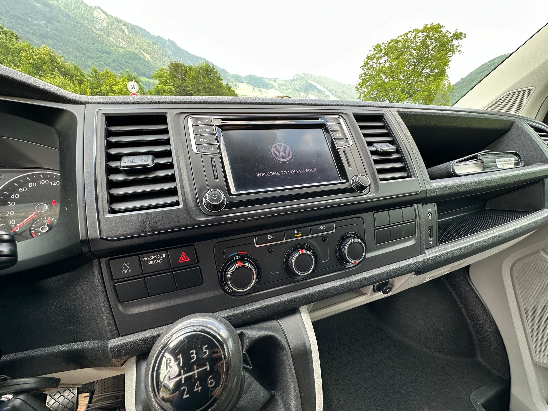 VW T6 2.0 TDI-image-17