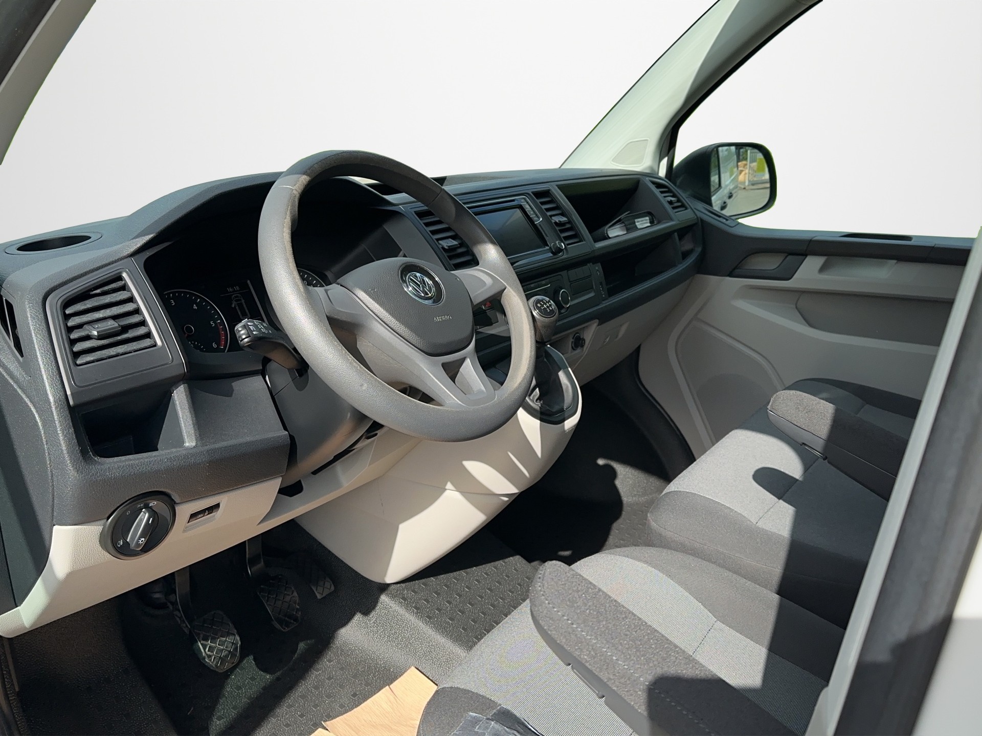 VW T6 2.0 TDI-image-12