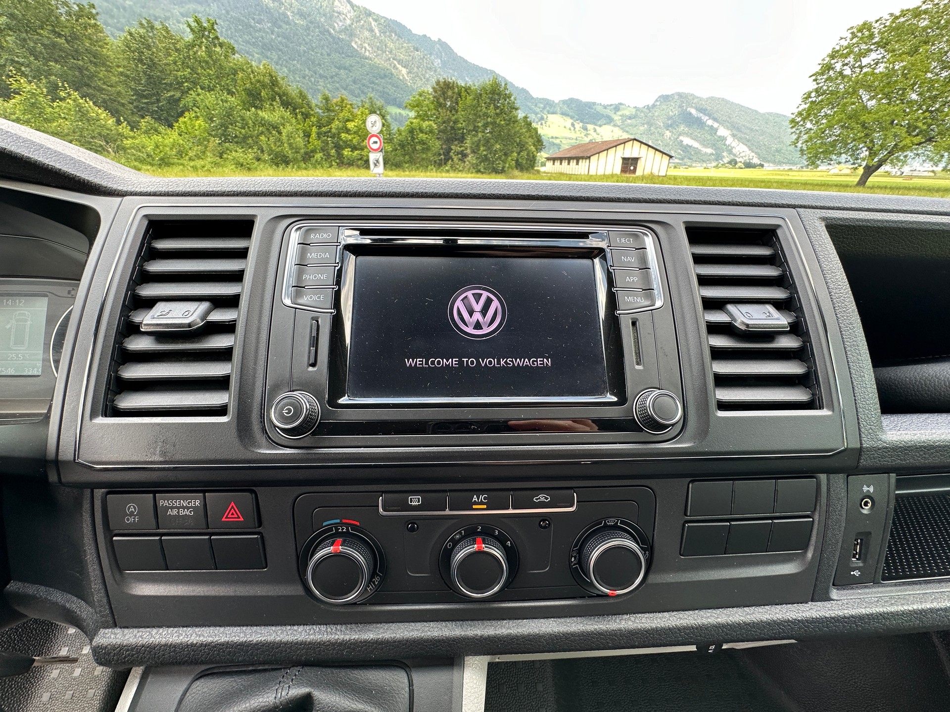 VW T6 2.0 TDI-image-18