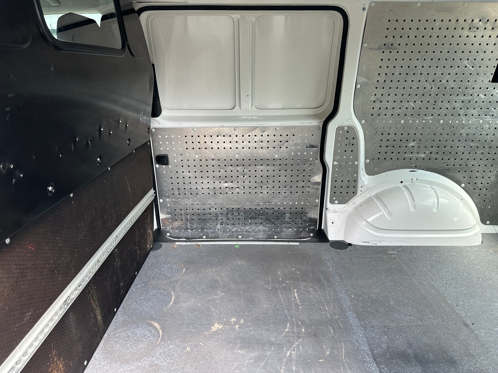VW T6 2.0 TDI-image-11