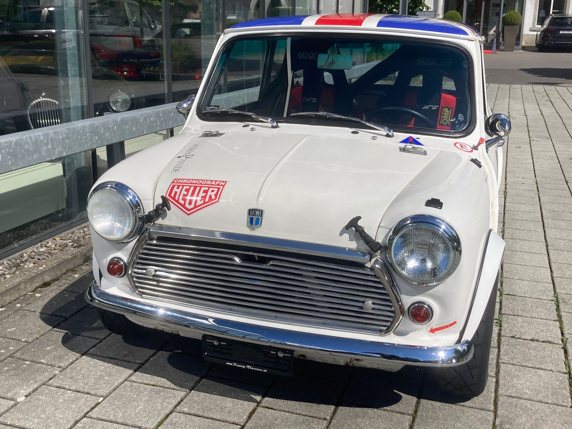 MINI Cooper S-showroom-element-2