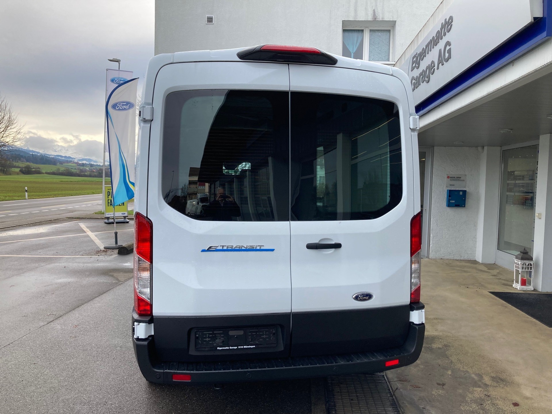 FORD E-Transit Van 350 L3 Trend RWD 68kWh-showroom-element-3