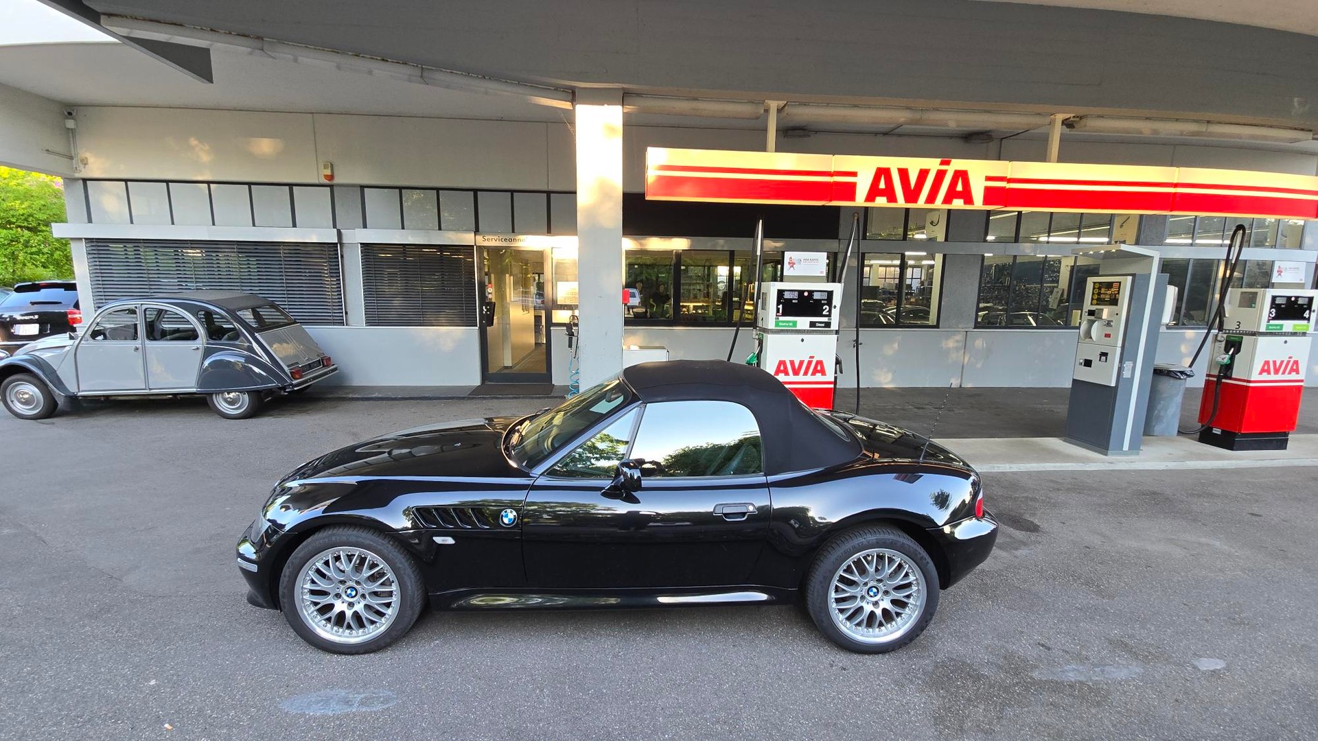 BMW Z3 3.0i Roadster-showroom-element-2