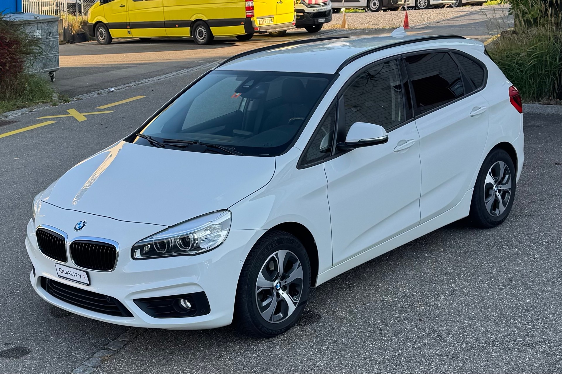 BMW 218d Active Tourer Steptronic-showroom-element-2