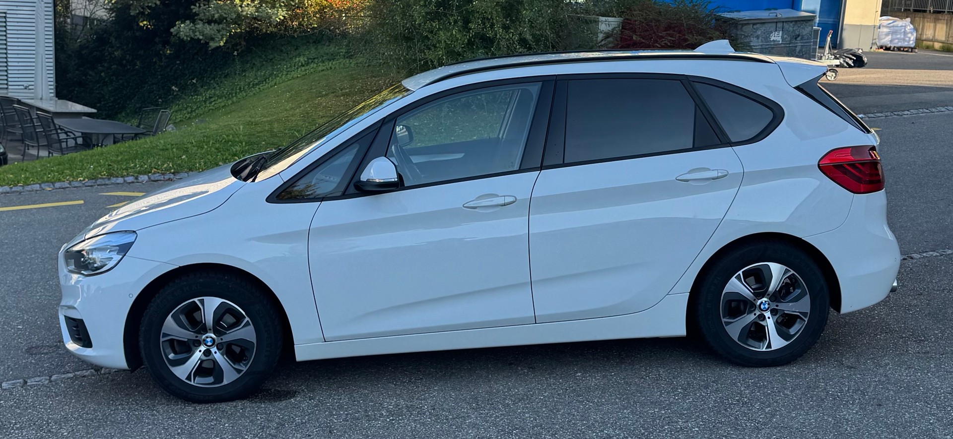 BMW 218d Active Tourer Steptronic-showroom-element-3
