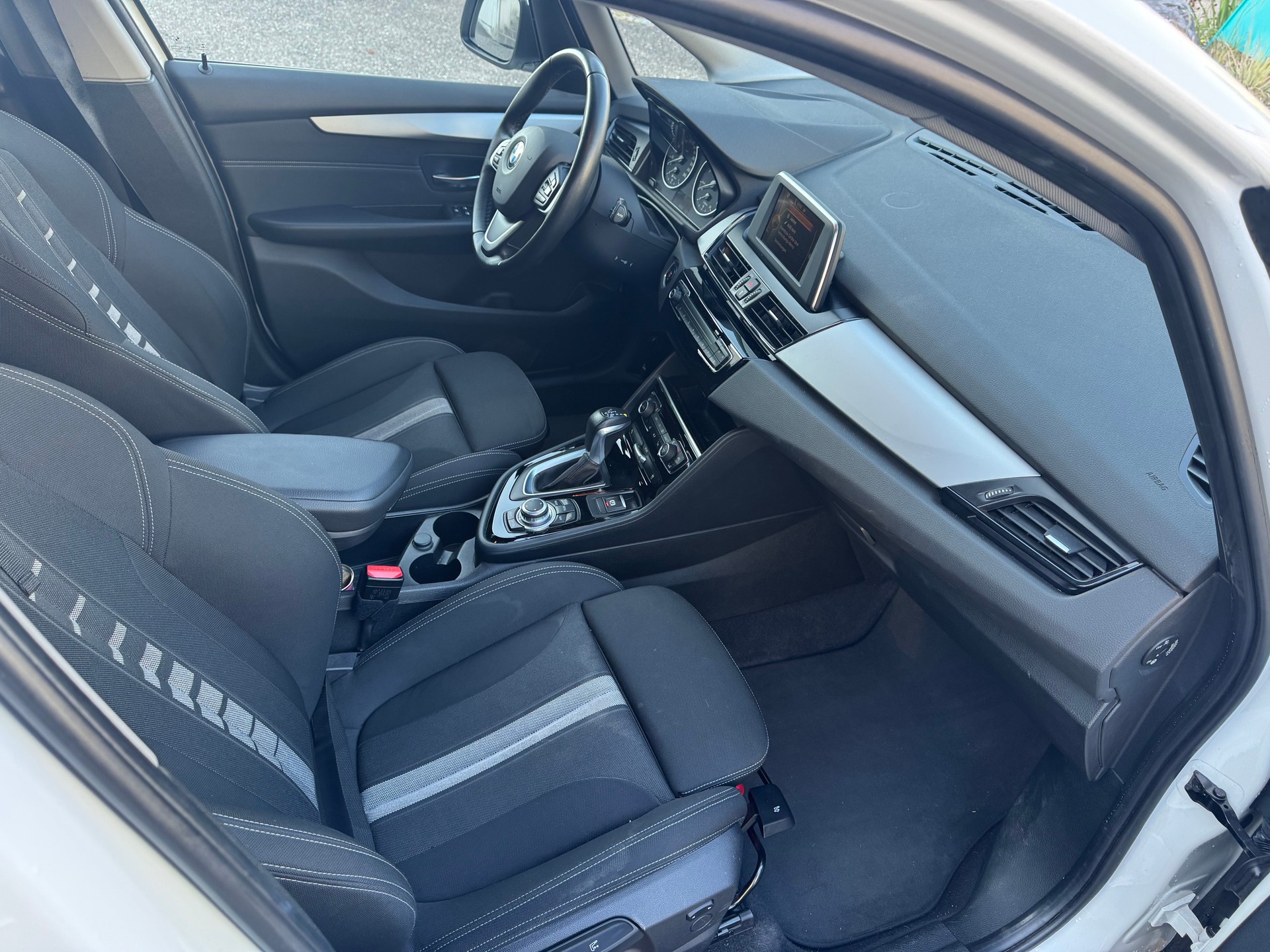 BMW 218d Active Tourer Steptronic-image-12