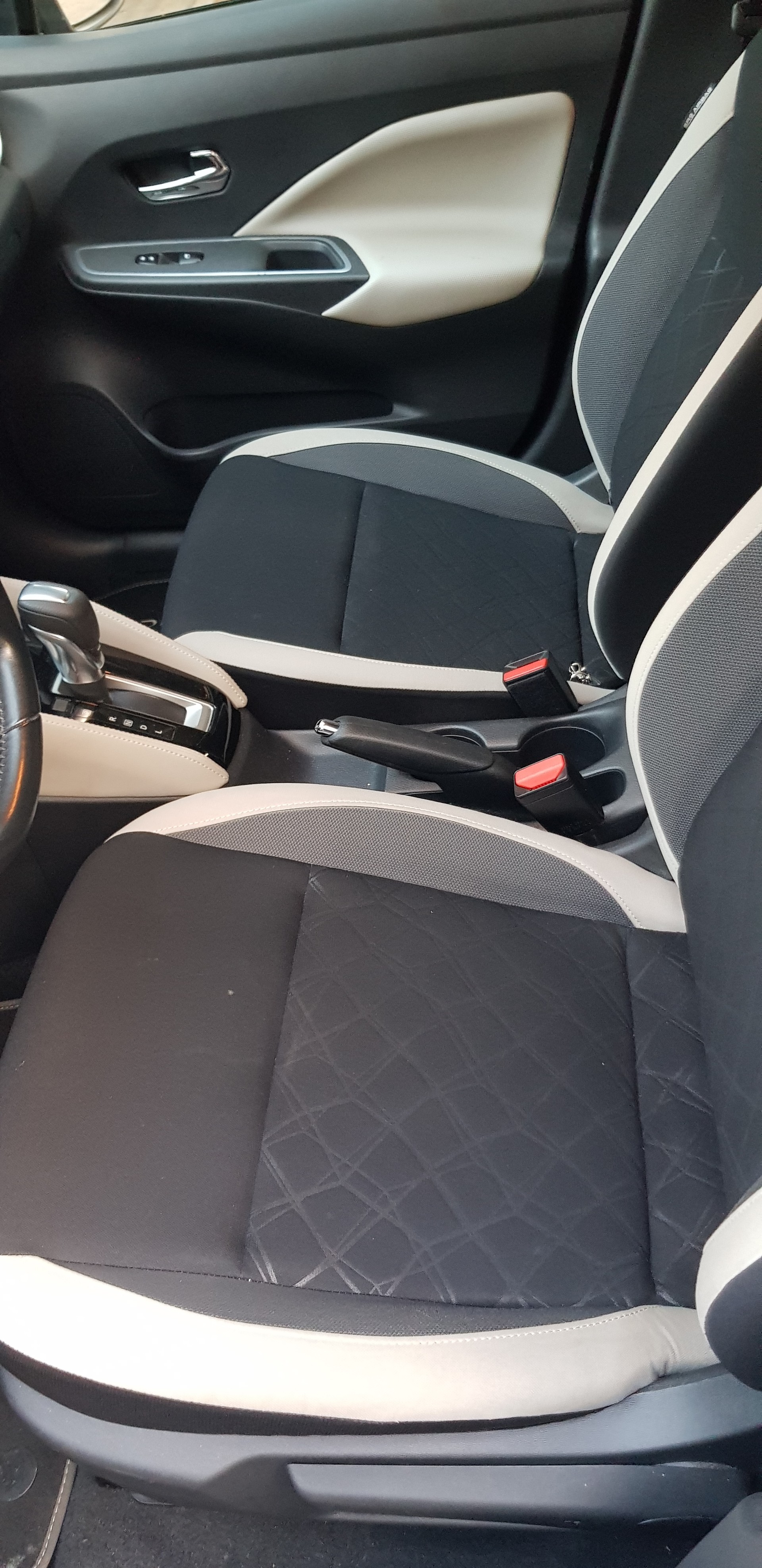 NISSAN Micra IG-T100 Xtronic N-Connecta-image-6